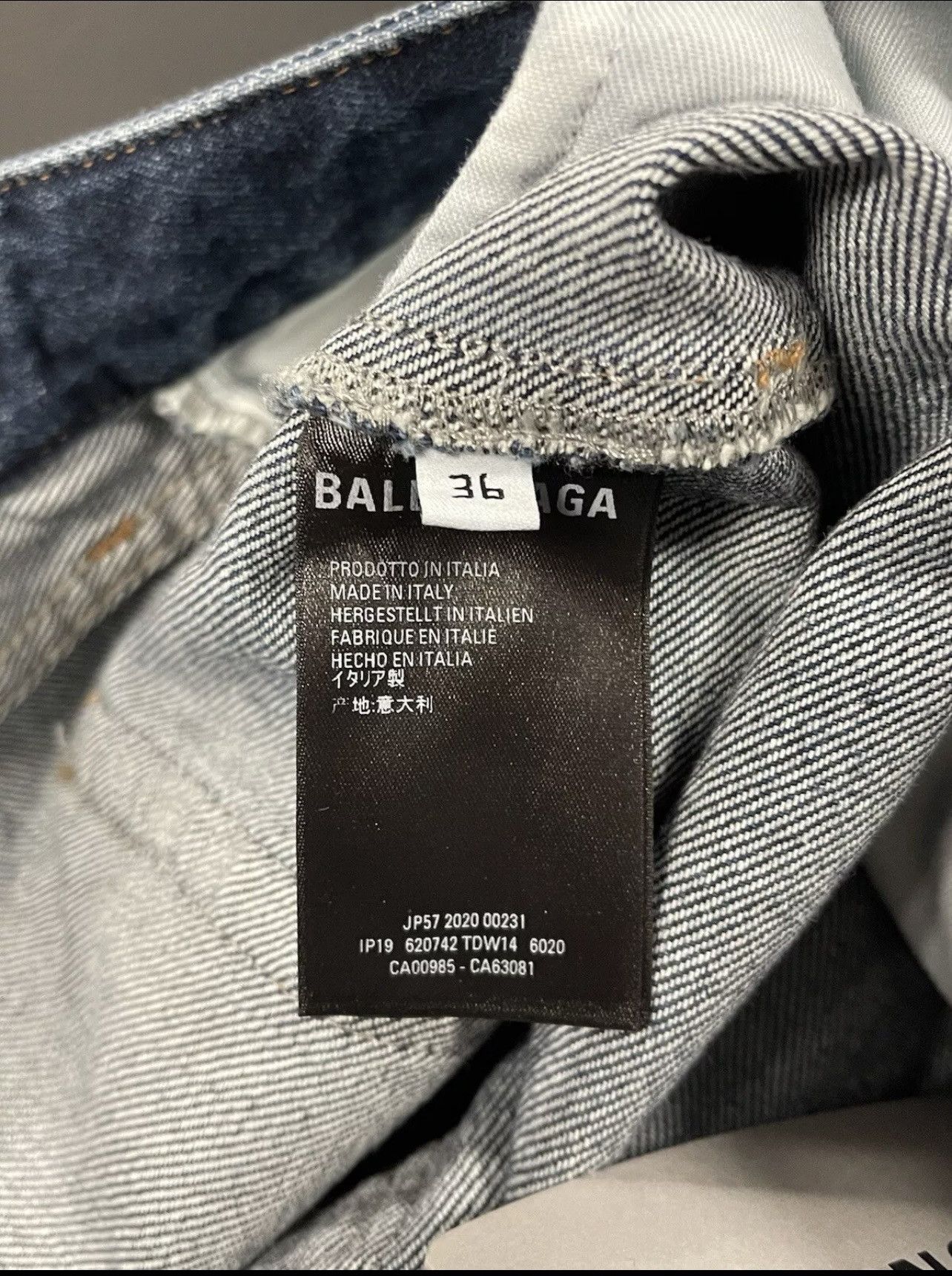 Balenciaga Size 36 - Balenciaga Standard Fit Jean Denim Daddy Wash $895 Size US 36 / EU 52 - 14 Thumbnail