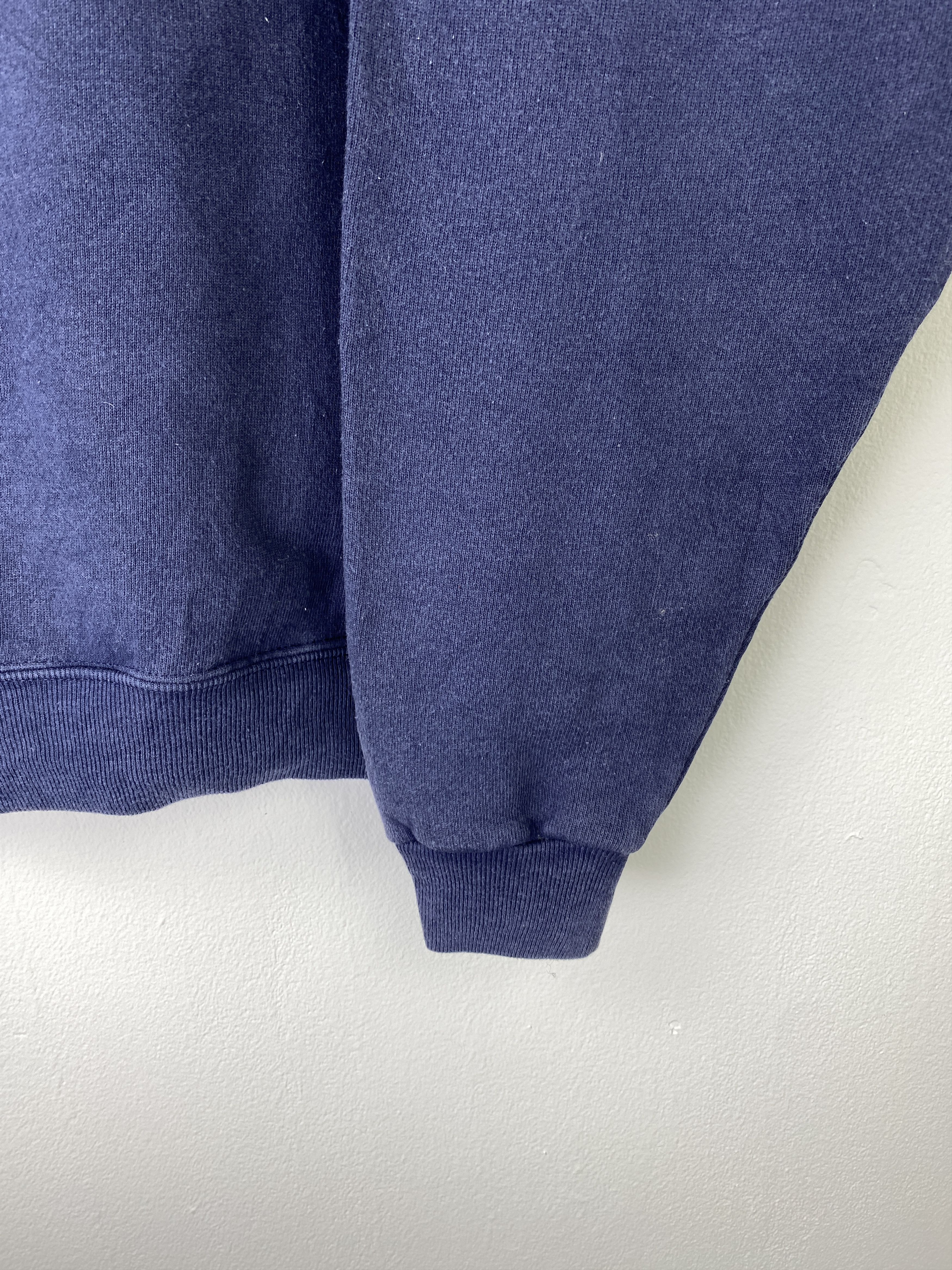 Vintage Vintage 90s Guam Crewneck Pullover Jumper Sweatshirt SH0539 Size US L / EU 52-54 / 3 - 9 Thumbnail