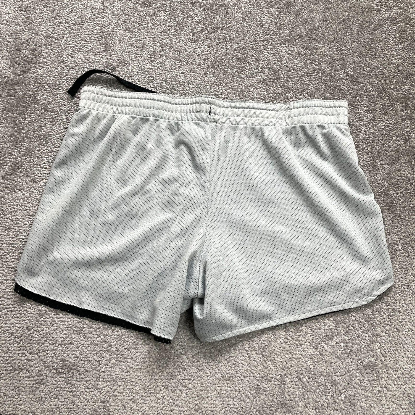 Vintage Danskin Reversible Active Shorts Womens M Black White Elastic Waist 30x3.5 Size 32" / US 10 / IT 46 - 3 Thumbnail