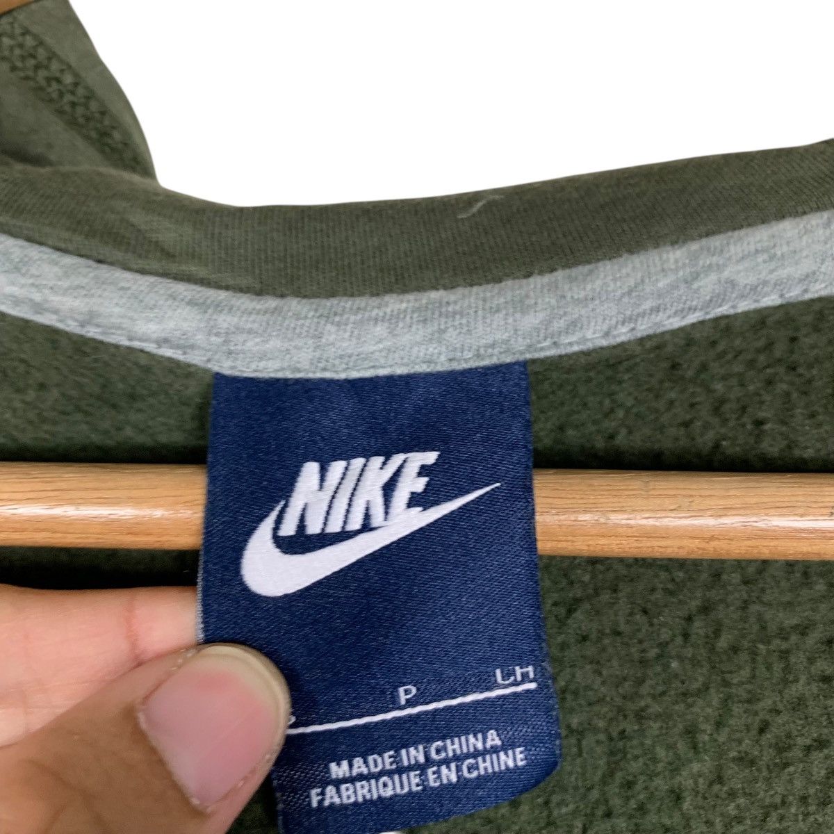 Nike NIKE Small Logo Green Zipper Hoodies Sweatshirt #1484-C67 Size US S / EU 44-46 / 1 - 14 Thumbnail