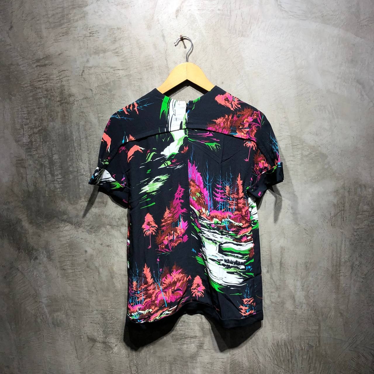 Balenciaga Balenciaga Neon Woodland Blouse Size XS / US 0-2 / IT 36-38 - 4 Thumbnail