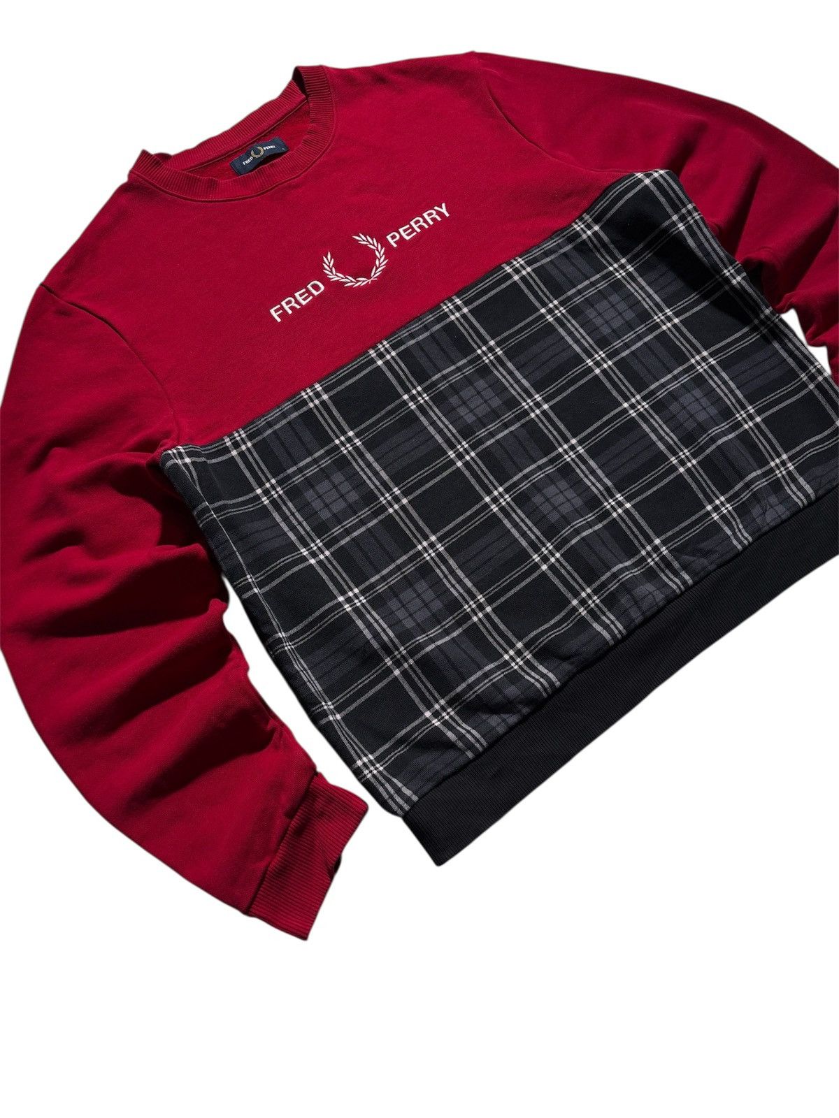 Fred Perry Vintage Fred Perry Sweatshirt Embroidered Logo Crewneck / M Size US M / EU 48-50 / 2 - 3 Thumbnail