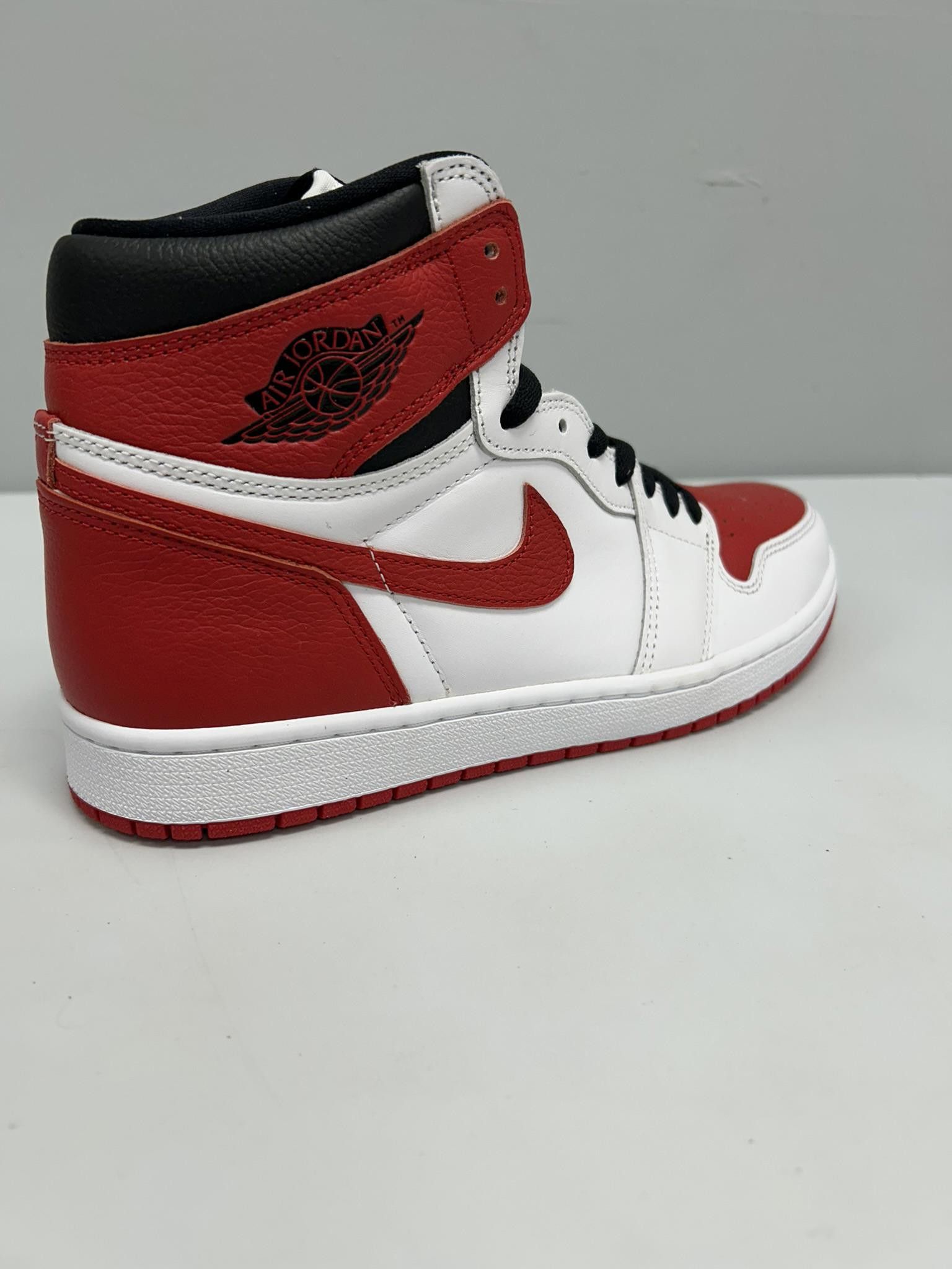 Nike Nike Air Jordan 1 Retro High OG Red/White Sneakers Size US 10 / EU 43 - 3 Thumbnail