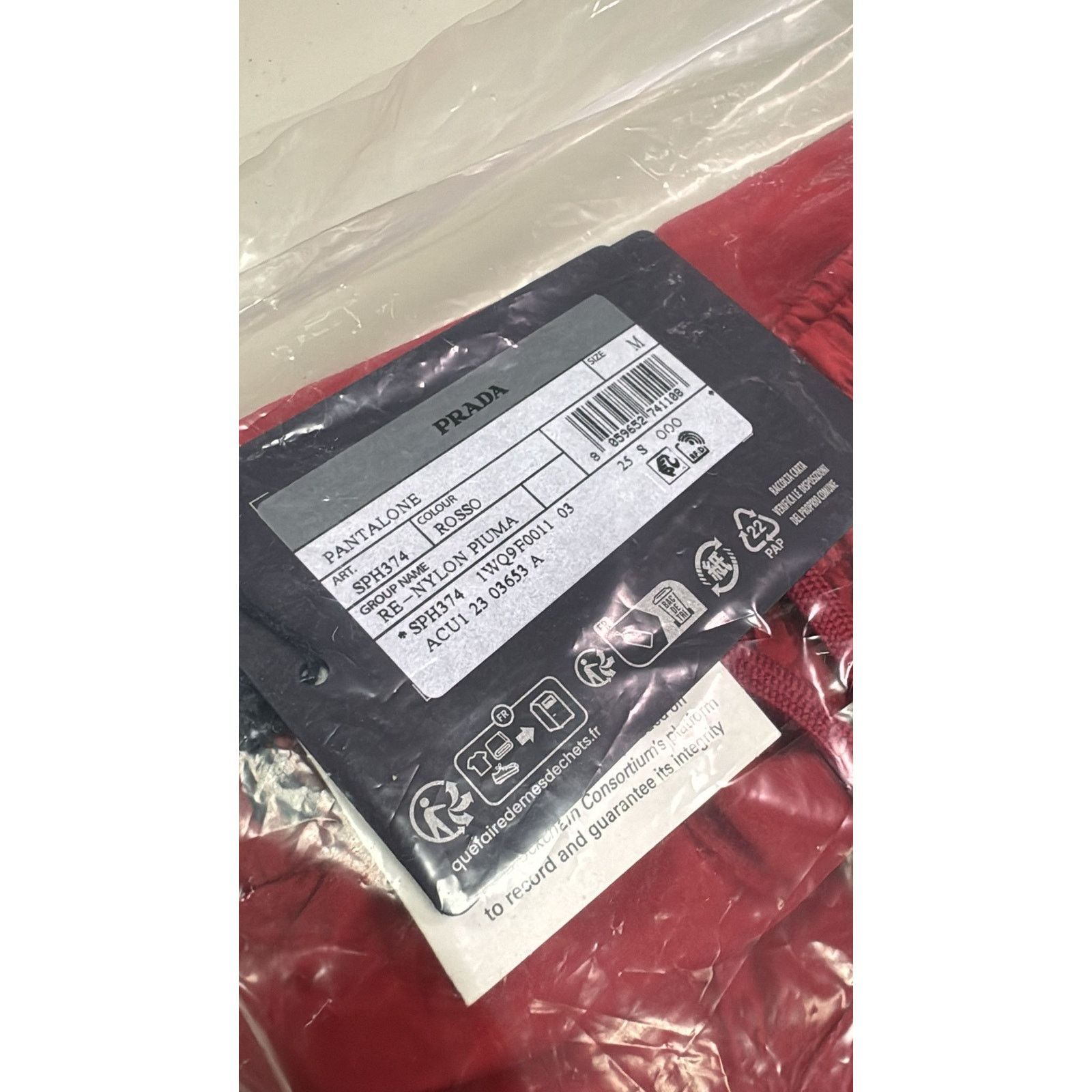 Prada o1rshd1 RE-Nylon Piuma Trousers in Red Size US 32 / EU 48 - 16 Thumbnail