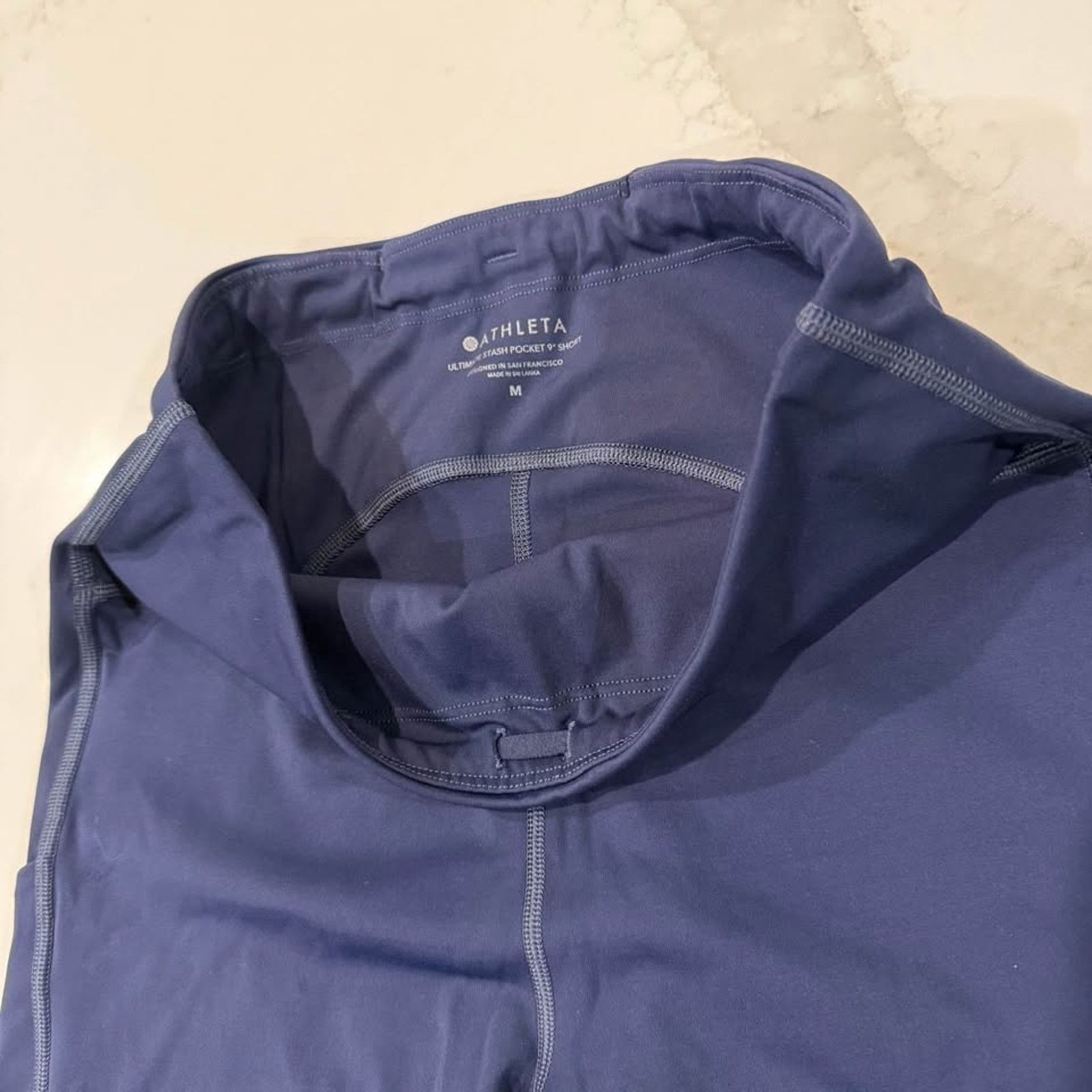 Athleta Athleta Ultimate Stash Pocket 9" Short Womens Medium Navy Size 30" / US 8 / IT 44 - 2 Thumbnail