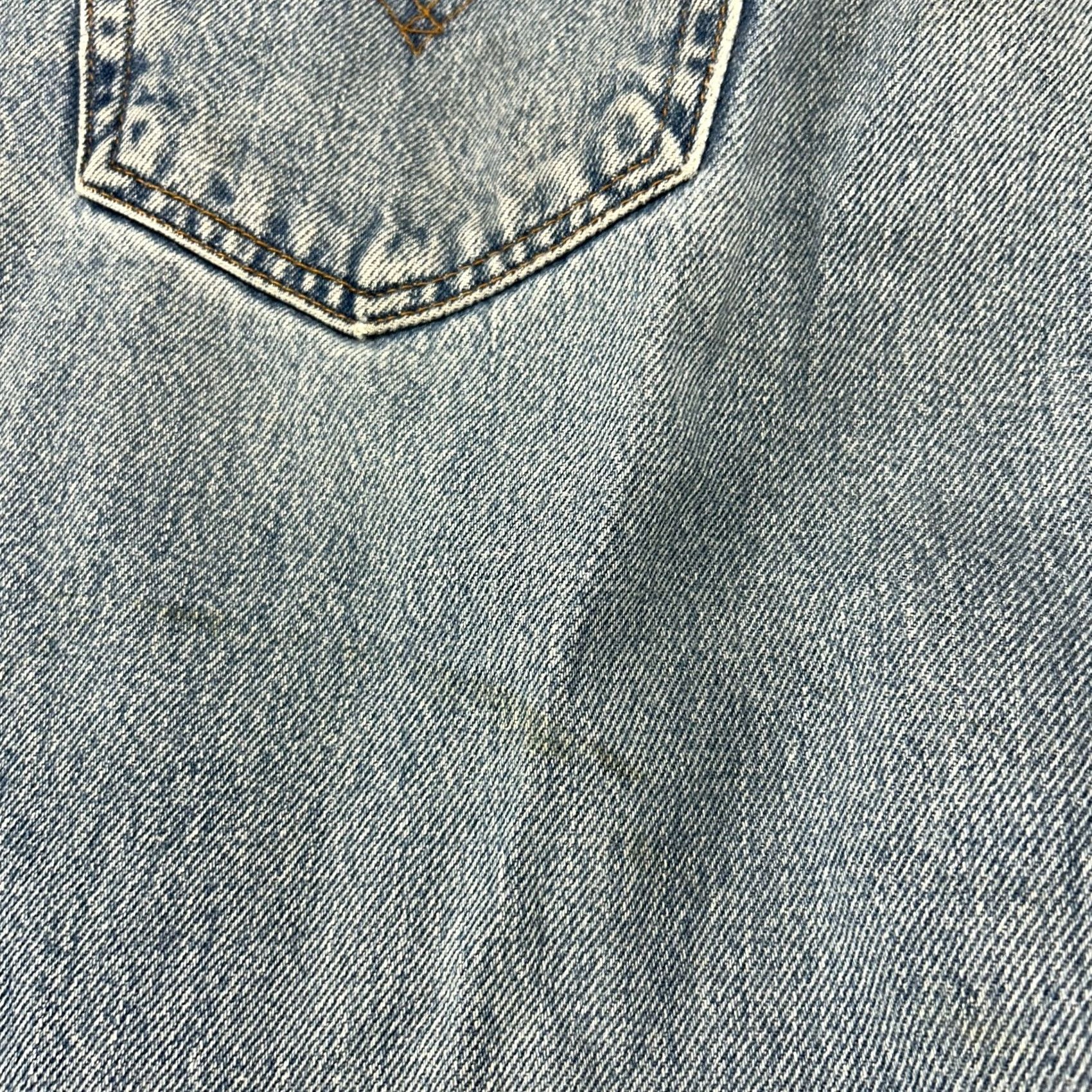 Levi's VINTAGE Levi's 505 Jeans Mens 34x28 Blue Regular Straight Light Wash HEMMED 90s Jeans Mens Blue 90s Christian0 Size US 34 / EU 50 - 4 Thumbnail