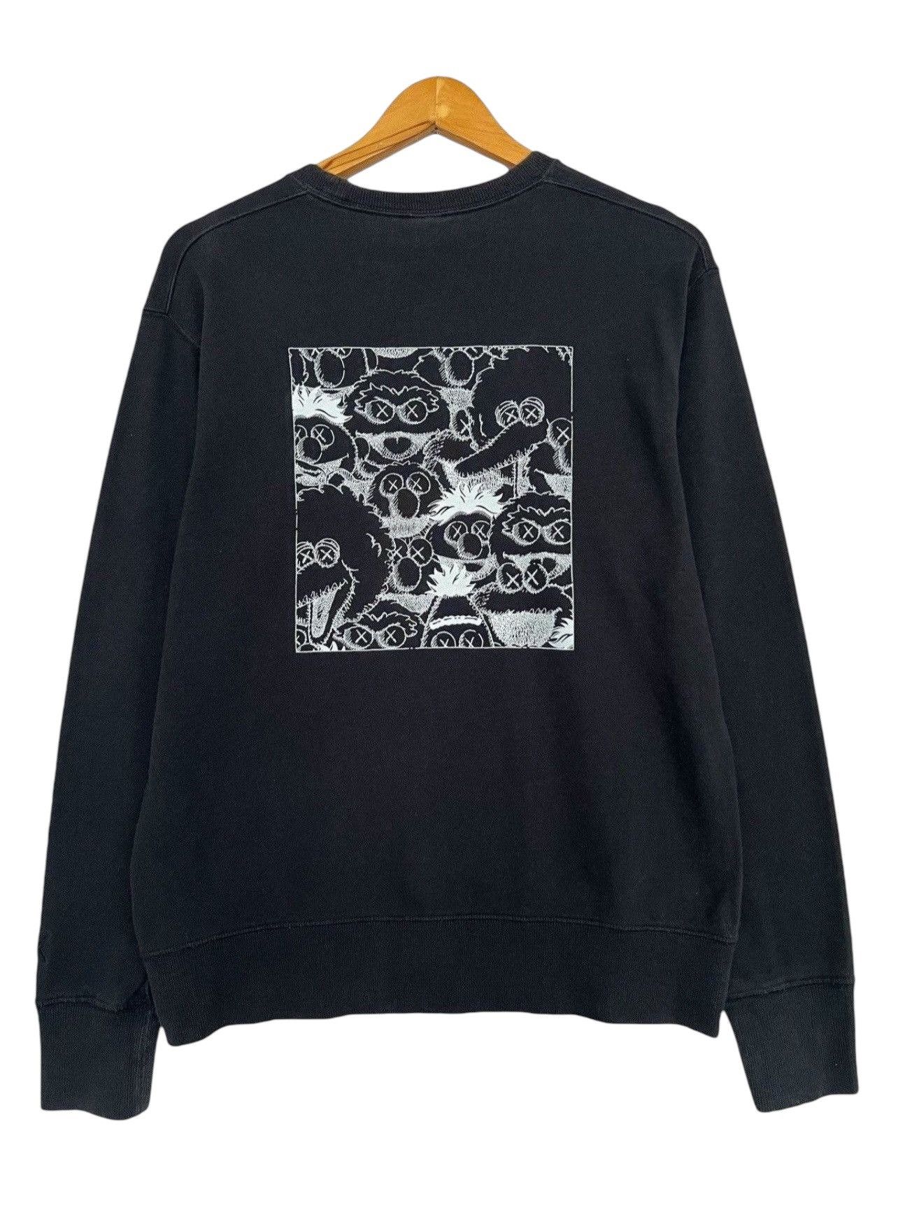 Kaws × Uniqlo Kaws x Uniqlo x Kaws Sesame Street Black Sweatshirt Size US S / EU 44-46 / 1 - 3 Thumbnail