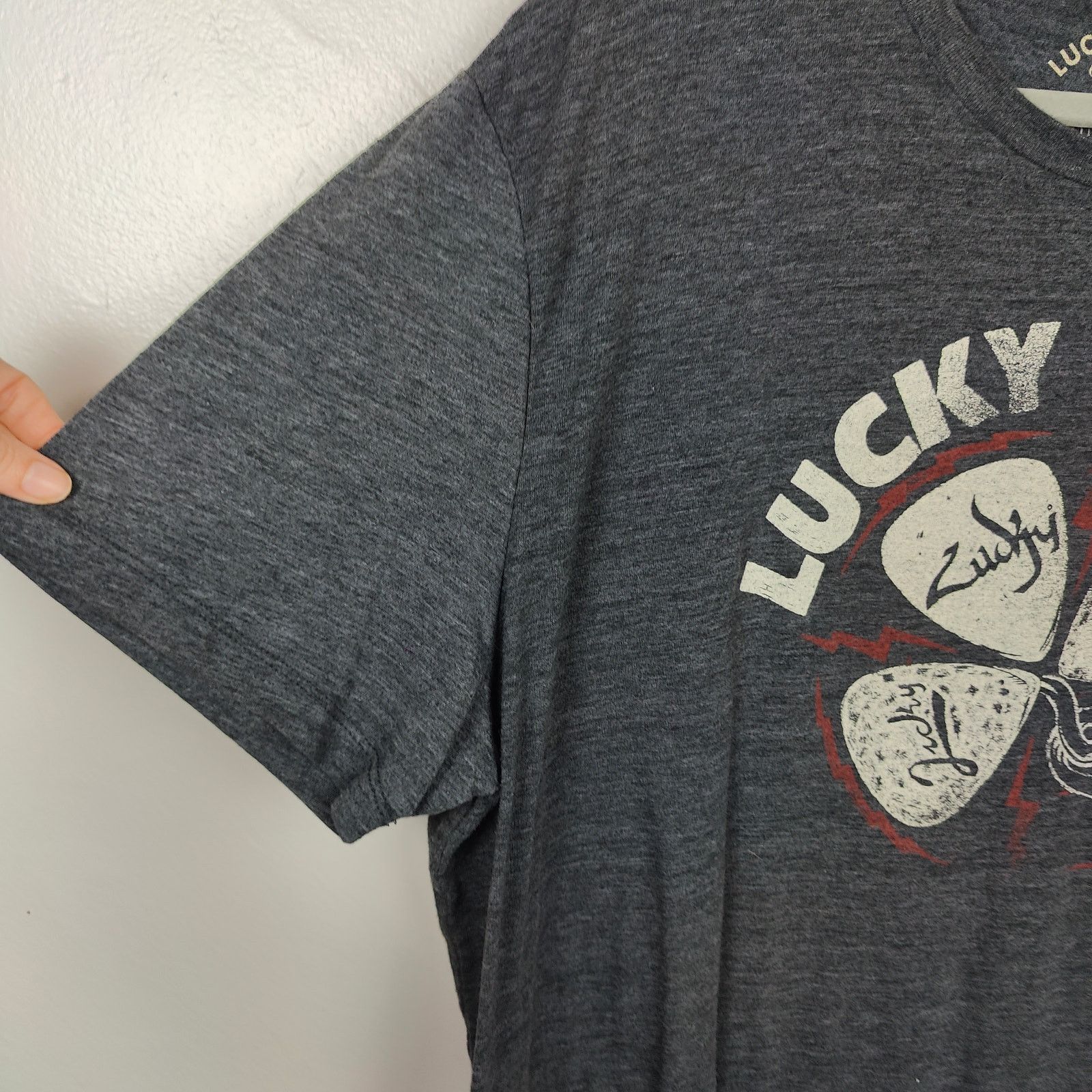 Lucky Brand Lucky Brand T-Shirt Mens XXL Gray Heather Guitar Pick Size US XXL / EU 58 / 5 - 2 Thumbnail