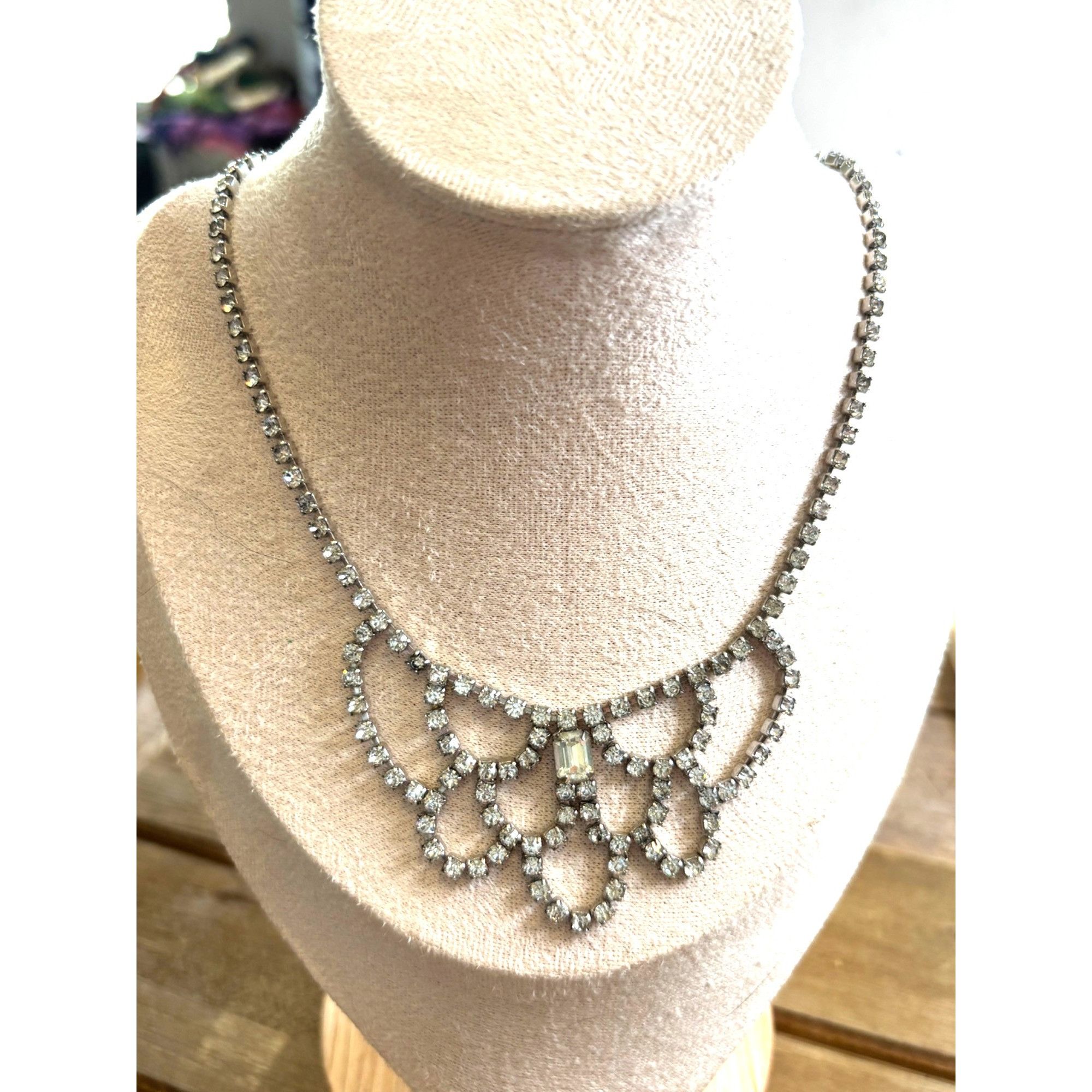Other Vintage Rhinestone Bib Necklace Statement Piece Size ONE SIZE - 1 Thumbnail