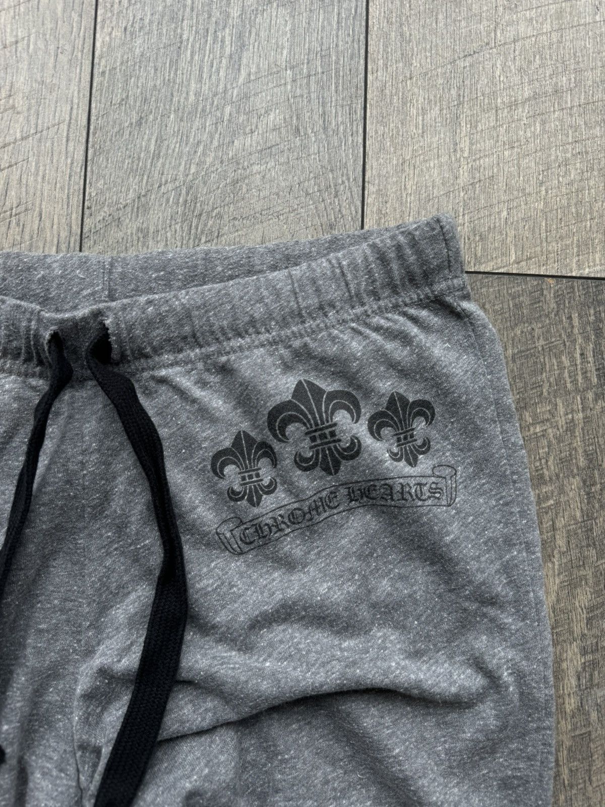 Chrome Hearts Chrome Hearts Fleur De Lis scroll Sweat Shorts - Medium Size US 32 / EU 48 - 3 Thumbnail