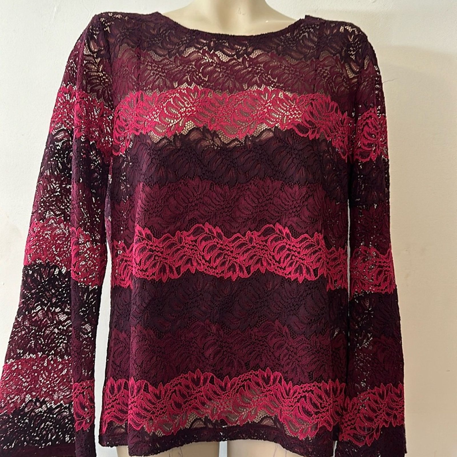 Banana Republic Banana Republic lace top burgundy/pink Large NWT Size L / US 10 / IT 46 - 1 Thumbnail