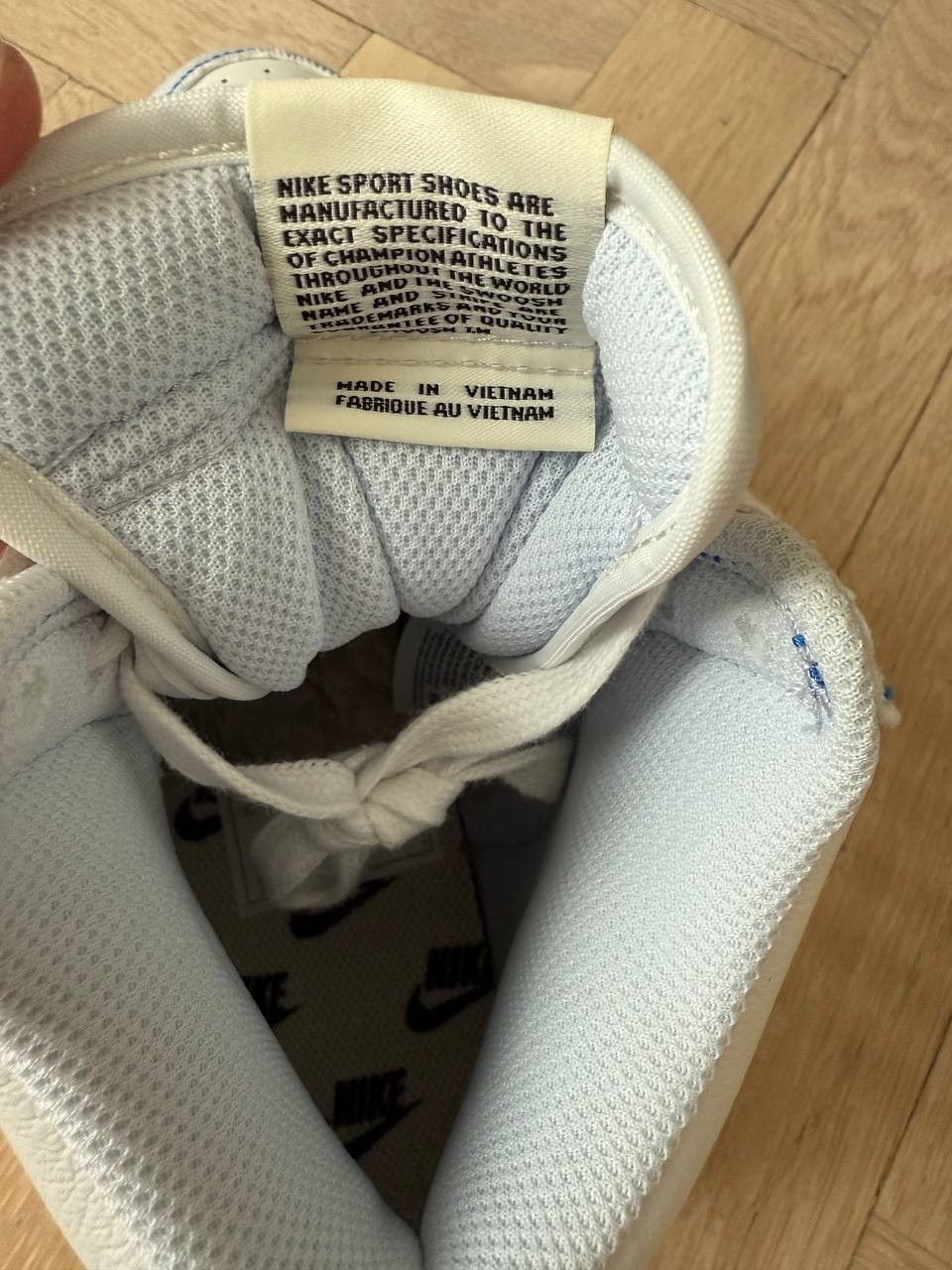 Nike Size US 8.5 / EU 42 Size US 8.5 / EU 41-42 - 7 Thumbnail