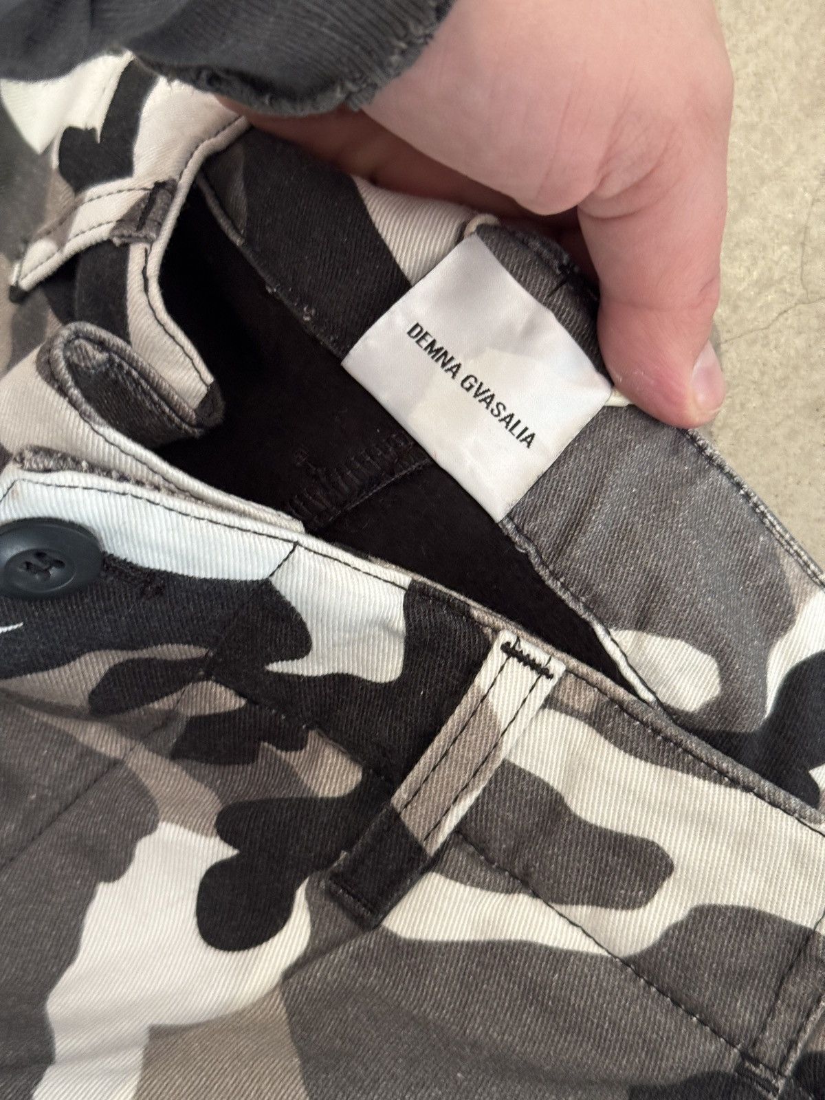 Designer × Vetements *RARE* RUNWAY VETEMENTS CAMO HYBRID CARGO PANTS SWEATS DEMNA Size US 32 / EU 48 - 16 Thumbnail