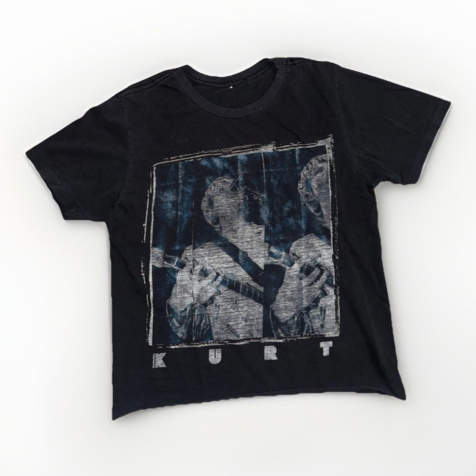 Band Tees × Nirvana × Vintage Vintage Paper Thin Kurt Cobain Graphic T-Shirt Cropped XS Size US XS / EU 42 / 0 - 1 Thumbnail
