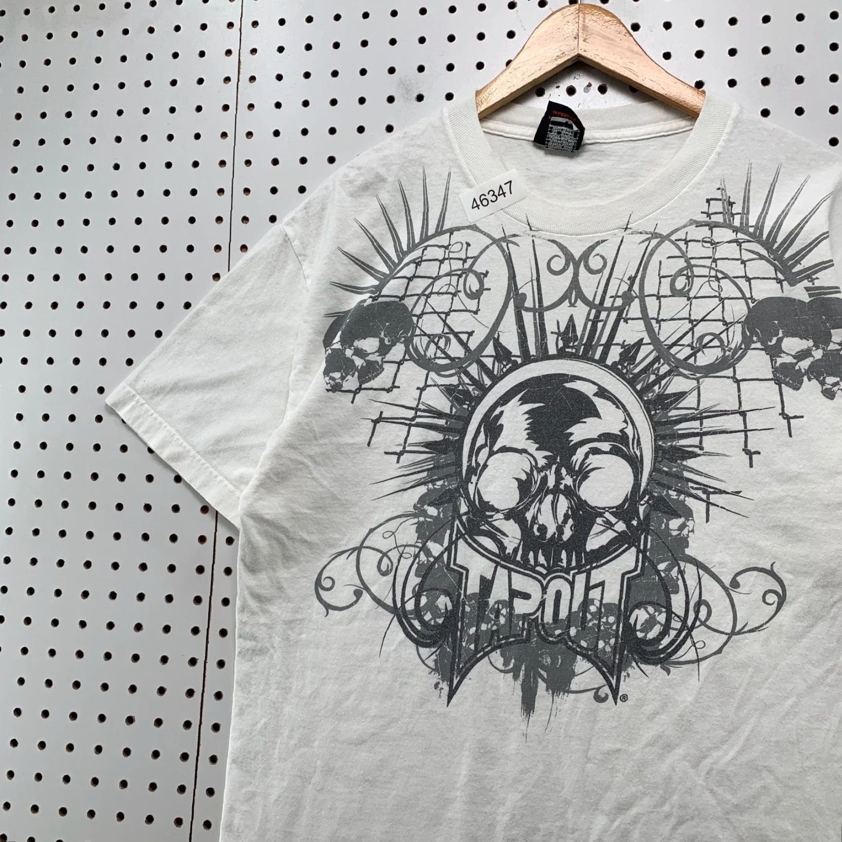 Tapout VINTAGE Tap Out Skull Shirt Mens Large White Y2K MMA Affliction Made USA Size US L / EU 52-54 / 3 - 6 Thumbnail