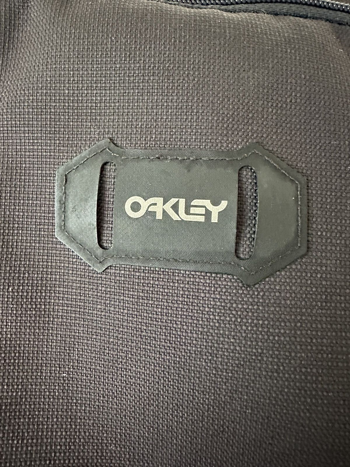 Oakley × Vintage Vintage 90s Y2K Oakley Backpack Outdoors Distressed Bag Size ONE SIZE - 3 Thumbnail