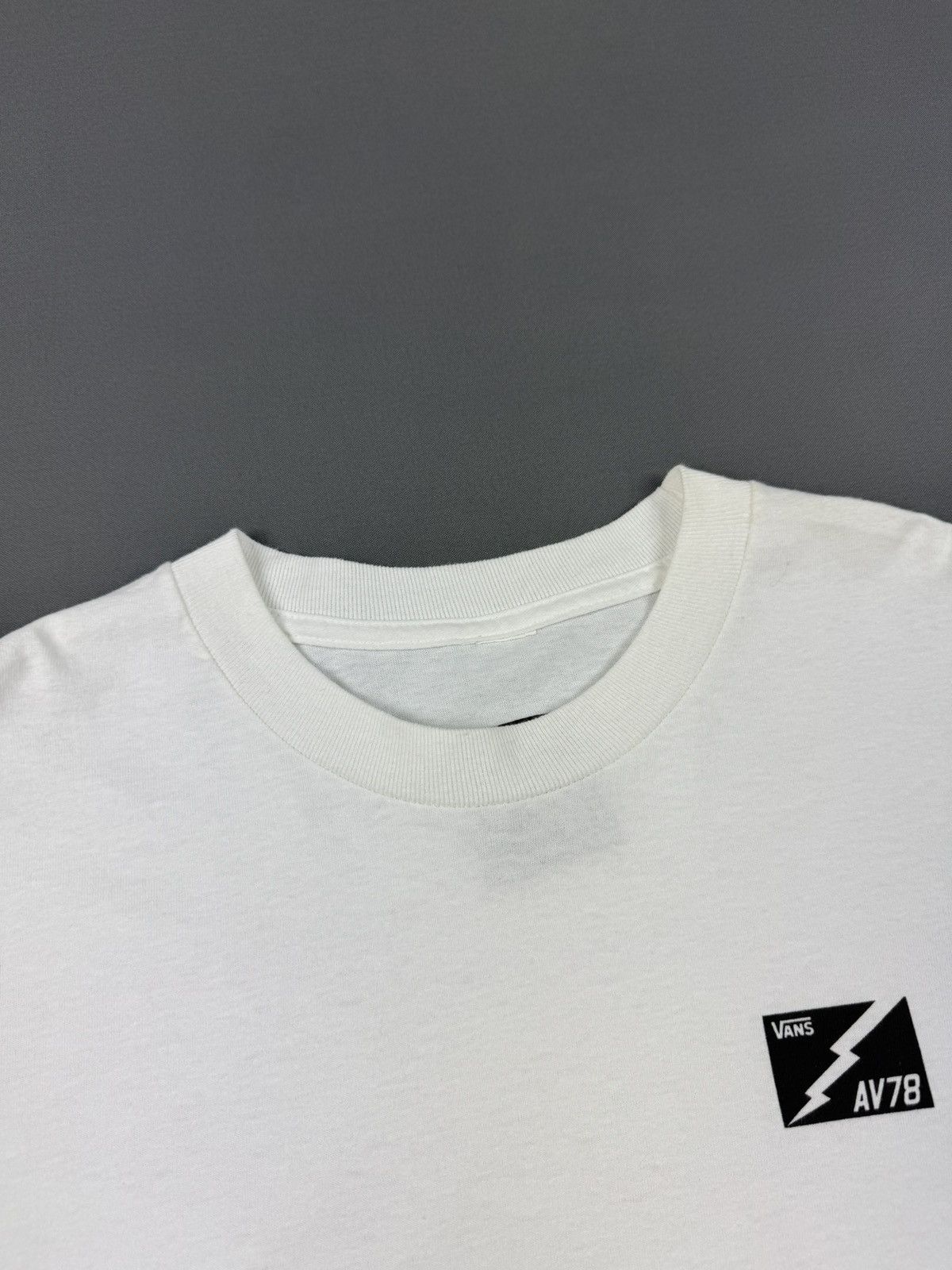 Vans NWT Vans of the Wall x AV78 Dagger LS T-Shirt Size US L / EU 52-54 / 3 - 6 Thumbnail