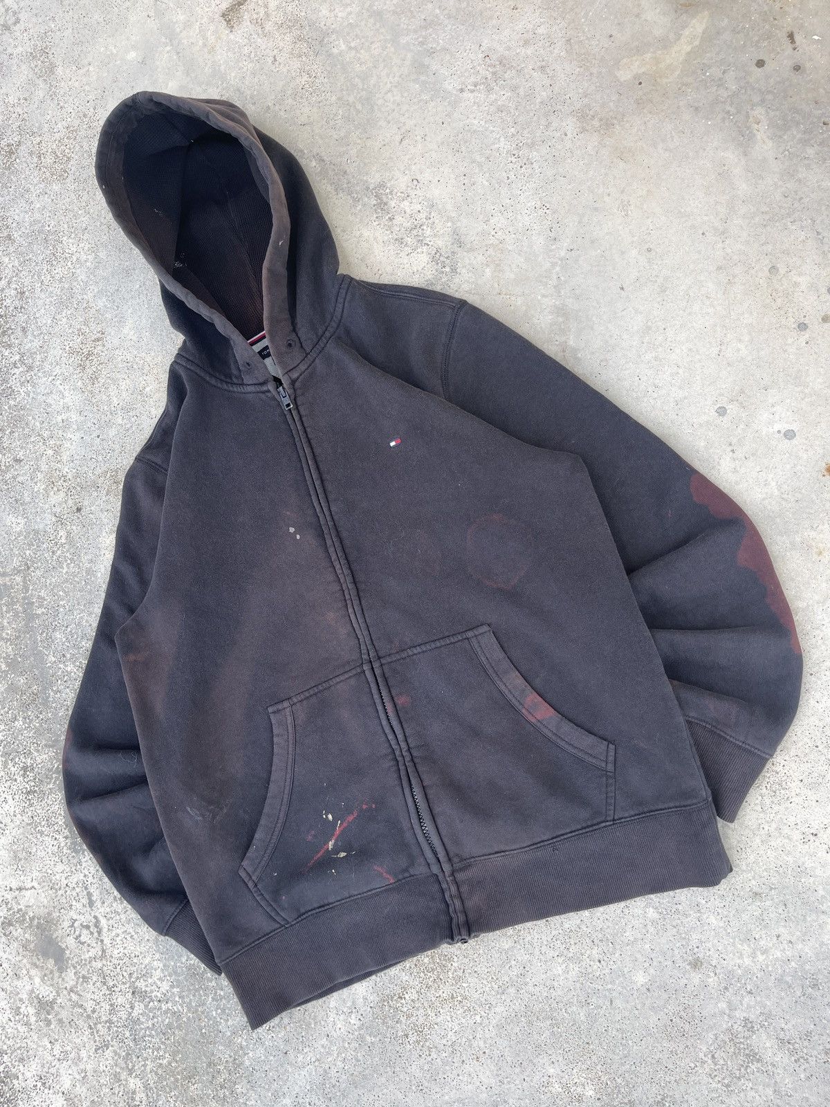 Tommy Hilfiger × Vintage Vintage Faded Black Tommy Hilfiger Zip Up Hoodie Size US L / EU 52-54 / 3 - 2 Thumbnail