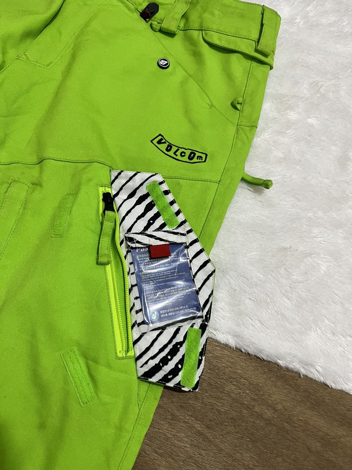 Volcom Vintage Volcom Nimbus Snowboard Ski Pants Neon Green Size US 35 - 14 Thumbnail
