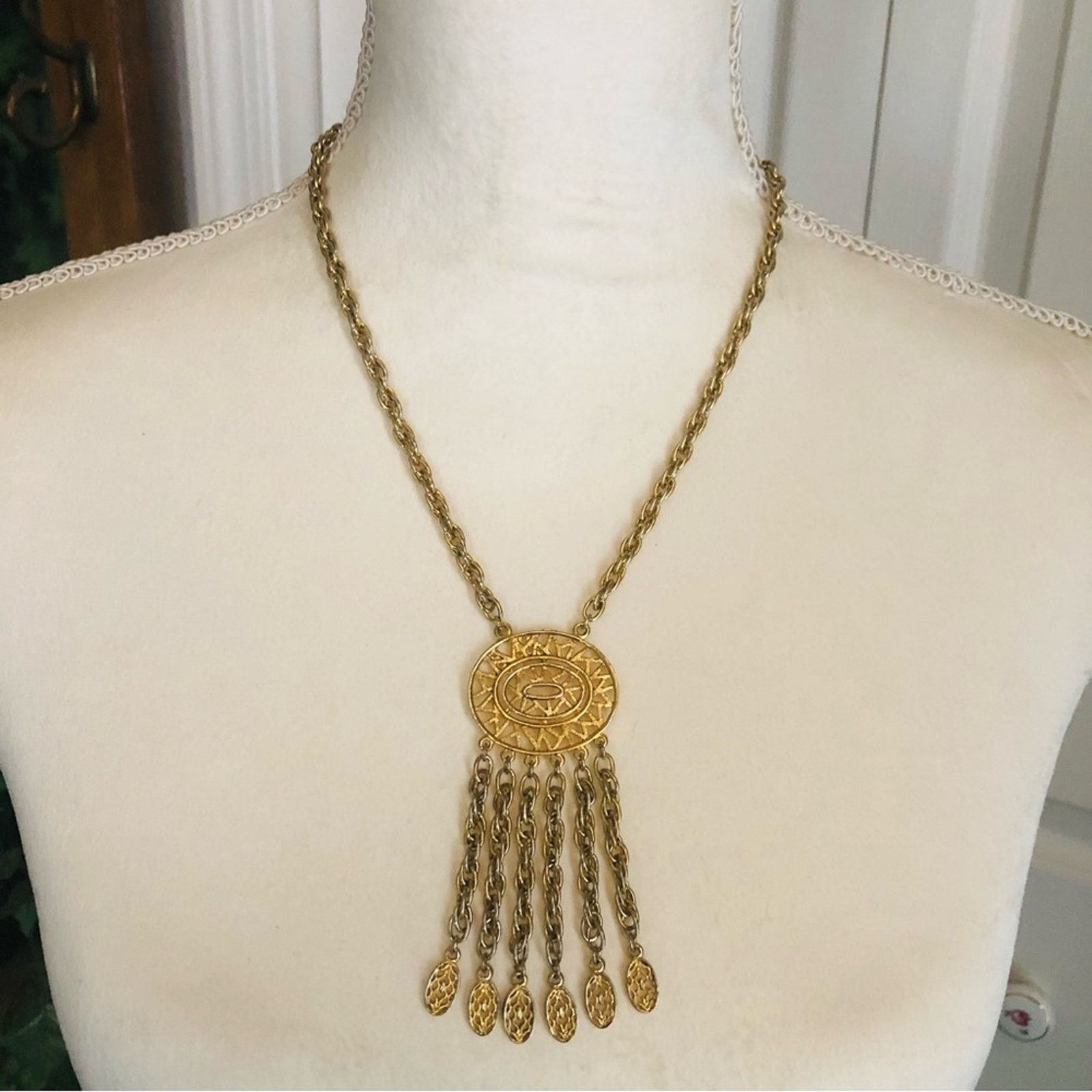 Vintage Vintage gold medallion fringe braided chain necklace Size ONE SIZE - 2 Thumbnail