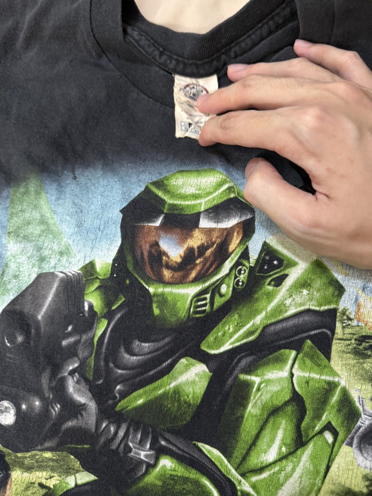 Vintage Vintage 2000s Halo Combat Evolved T Shirt Xbox XL Size US XL / EU 56 / 4 - 5 Thumbnail