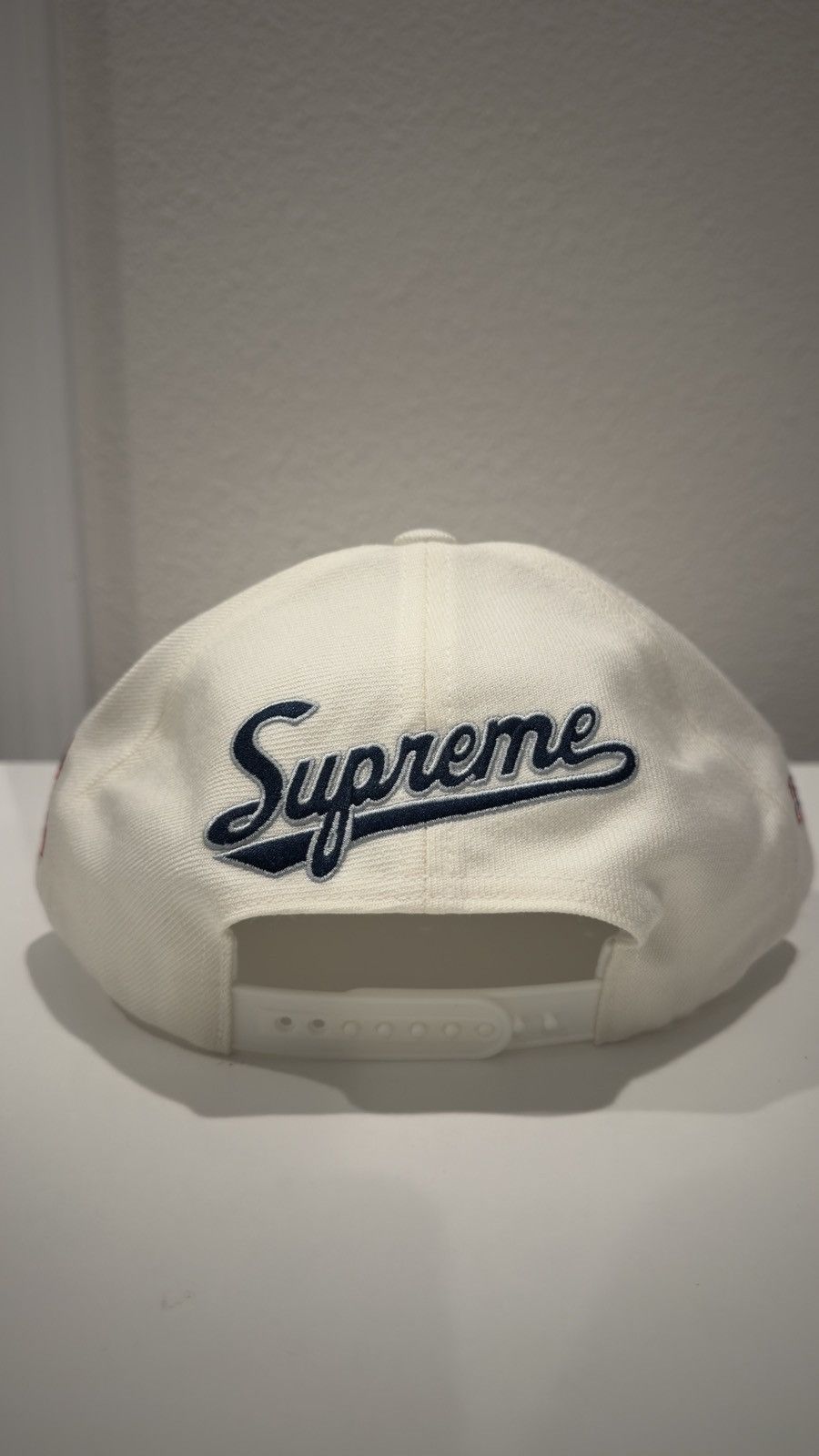 Supreme Supreme World Famous S Logo 6-Panel White Snapback OS Size ONE SIZE - 3 Thumbnail