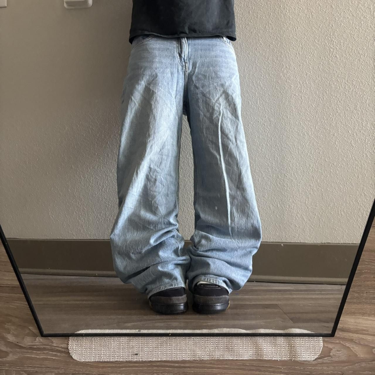 Japanese Brand Crazy Vintage Y2K/2000s Baggy Light Wash Streetwear Denim Jeans! 29x31 Size US 29 - 1 Thumbnail