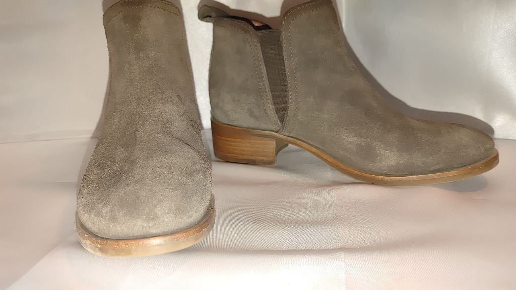 Lucky Brand Lucky Brand Pogan Suede Ankle Booties Size 8M Size US 8 / IT 38 - 5 Thumbnail