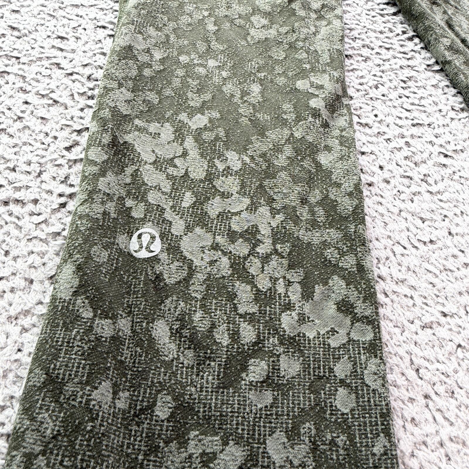 Lululemon Lululemon Floral Camo High Rise Leggings Womens 4 Yoga Pants Size 27" / US 4 / IT 40 - 6 Thumbnail