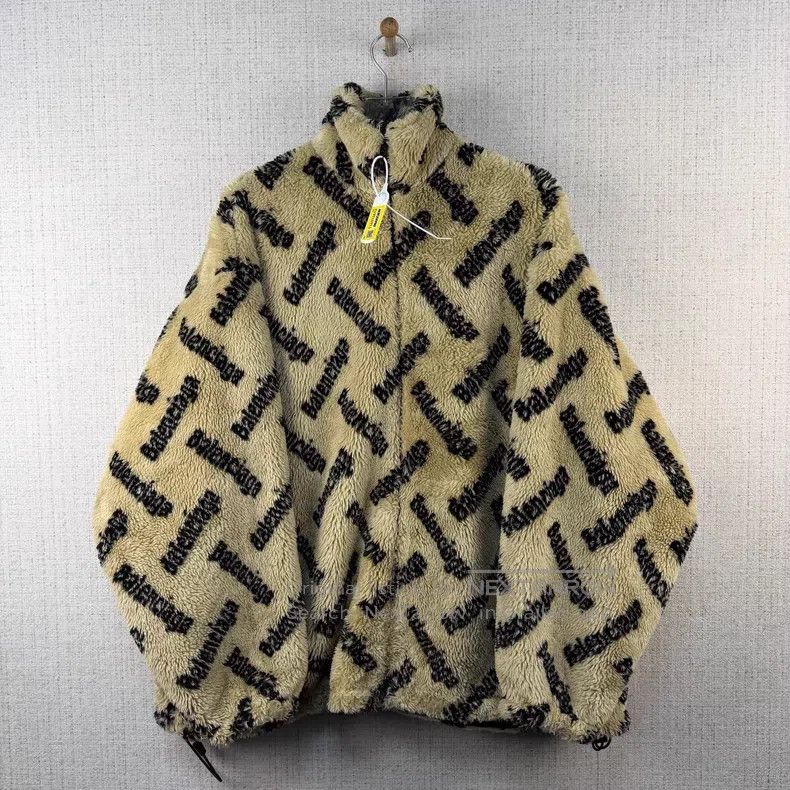 Balenciaga Balenciaga Barrage Full Print Logo Sherpa Teddy Jacket Size XXS / US 00 / IT 34 - 1 Thumbnail