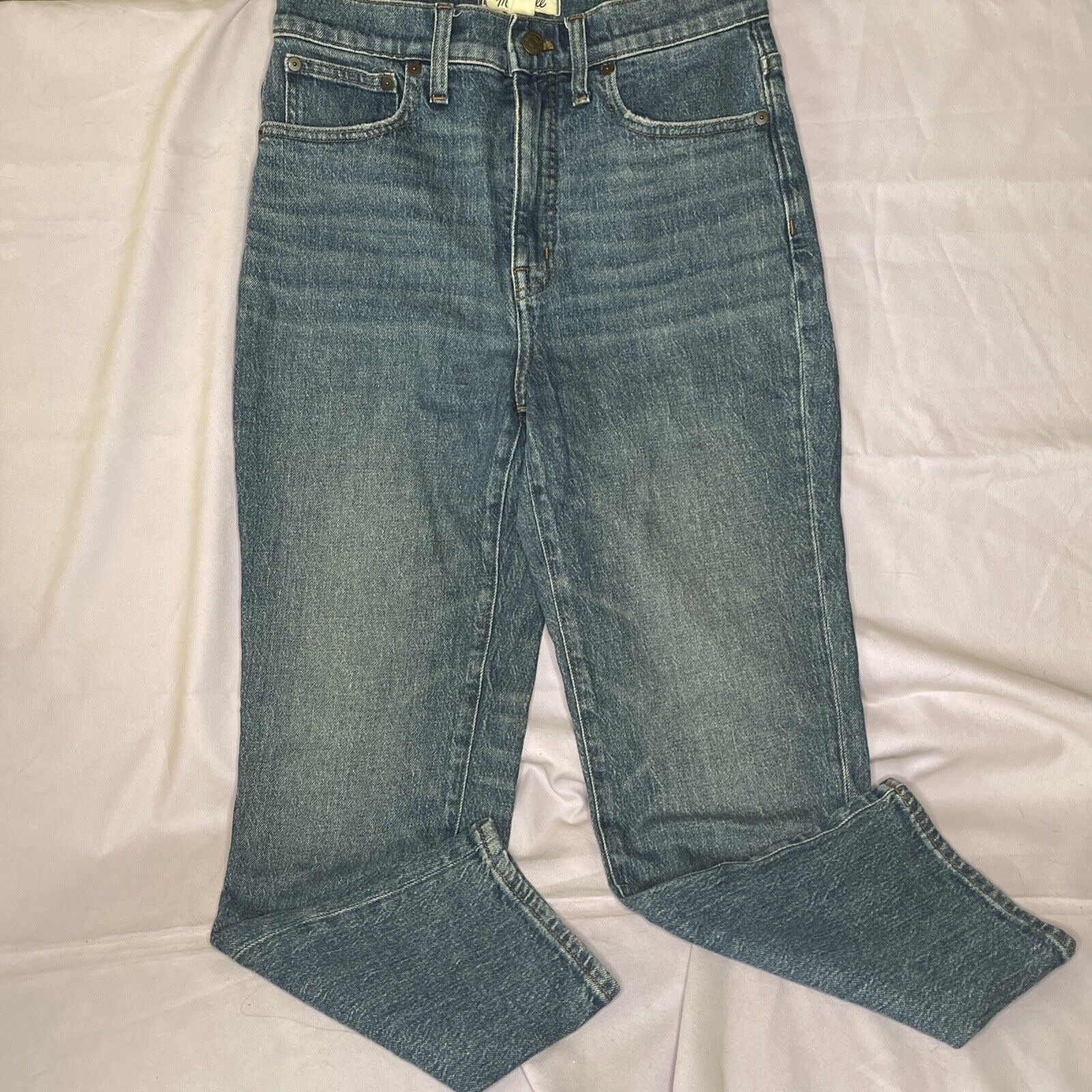 Madewell Madewell Women's Size 27 Dark Wash Mid-Rise Straight Leg Size 27" / US 4 / IT 40 - 1 Thumbnail
