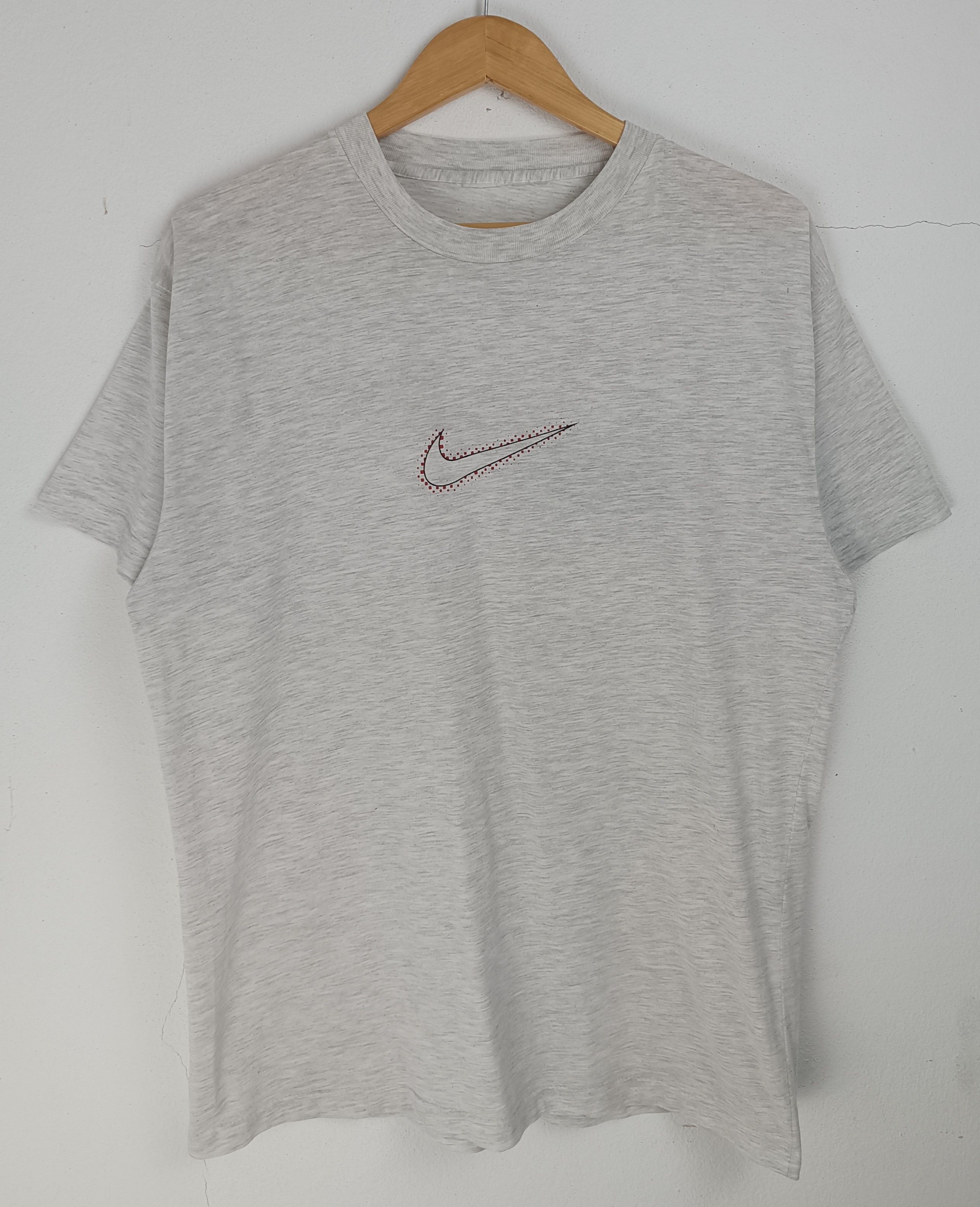 Nike VINTAGE 90'S NIKE SWOOSH CRAZY BACKHIT TEE Size US L / EU 52-54 / 3 - 3 Thumbnail