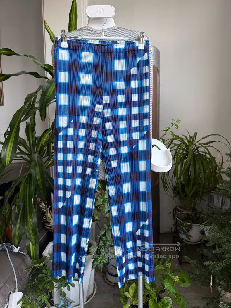 Issey Miyake Issey Miyake Blue Plaid Watermelon Ruched Trousers Size 25" / US 0 / IT 36 - 1 Thumbnail
