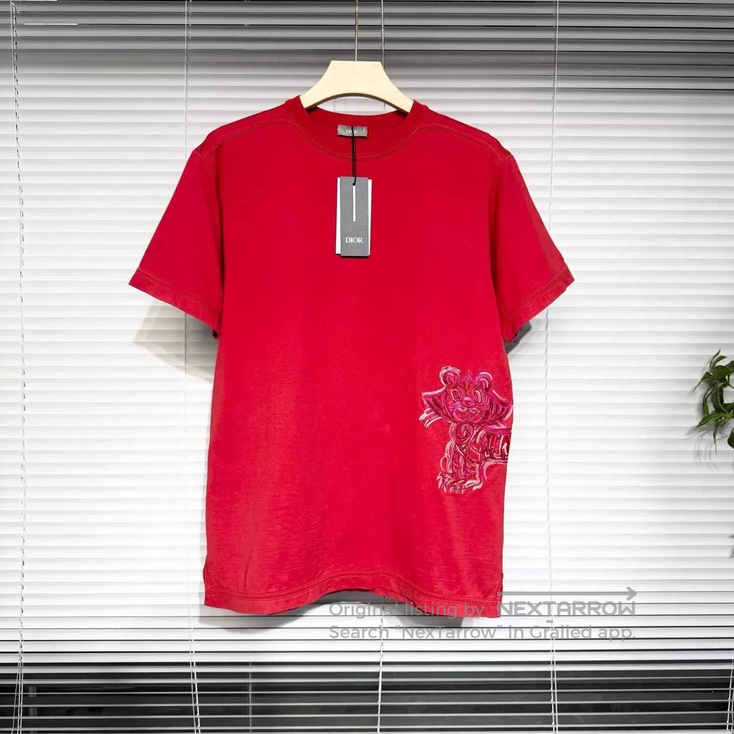 Dior Red Short Sleeve Embroidered Animal T. Size US S / EU 44-46 / 1 - 1 Thumbnail