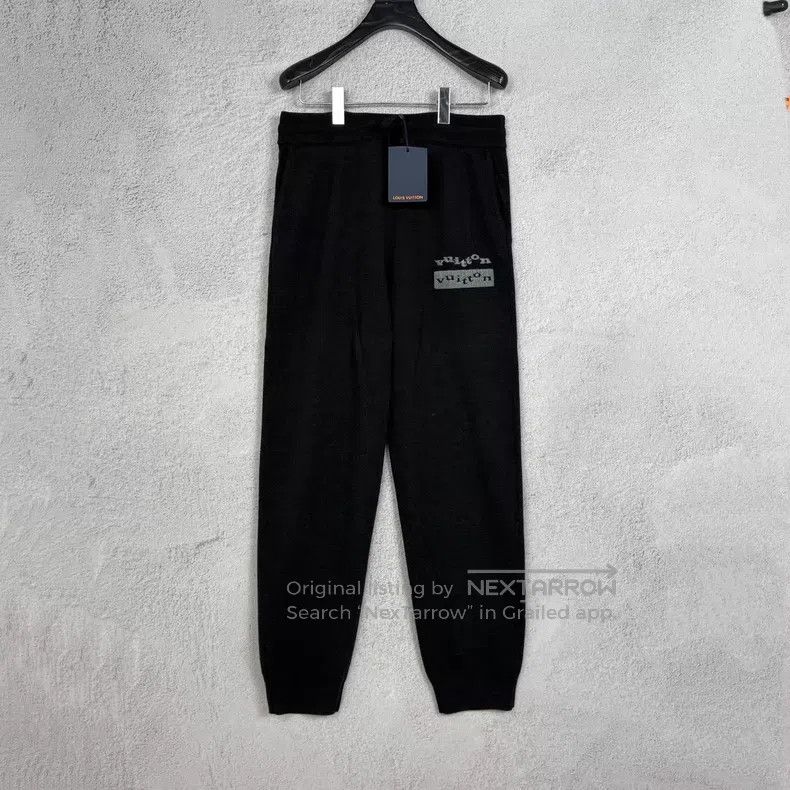 Louis Vuitton Louis Vuitton size m Letter embroidered logo knit slacks pa Size US 28 / EU 44 - 1 Thumbnail