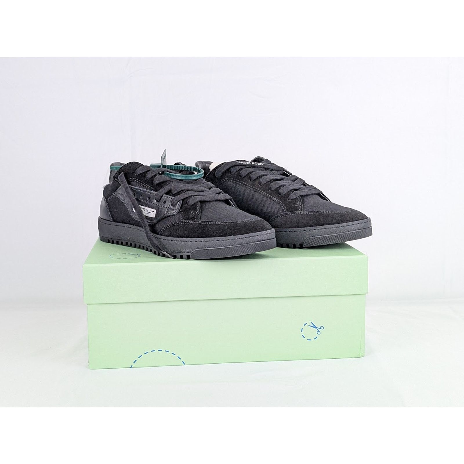 Off-White o1rshd1 Q:2 / Low-Top Sneakers in Black Size US 9 / EU 42 - 10 Thumbnail