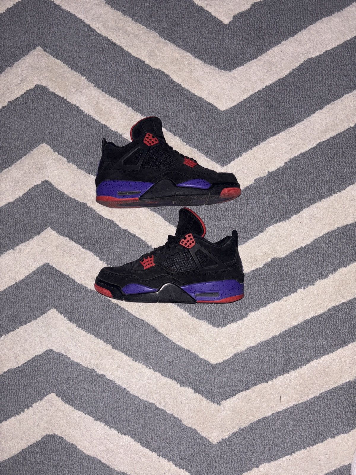 Jordan Brand Jordan 4 Retro Raptors Size US 11 / EU 44 - 1 Thumbnail