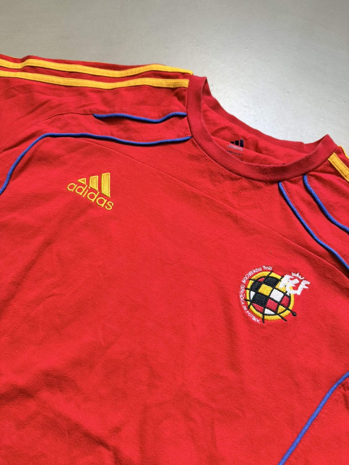 Adidas Vintage adidas Spain RFCF tee shirt Size US M / EU 48-50 / 2 - 2 Thumbnail