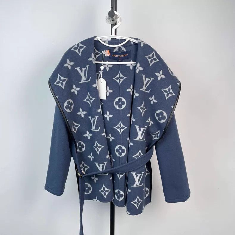 Louis Vuitton Louis Vuitton Blue big presbyopic full print bathrobe shor Size XXS / US 00 / IT 34 - 1 Thumbnail