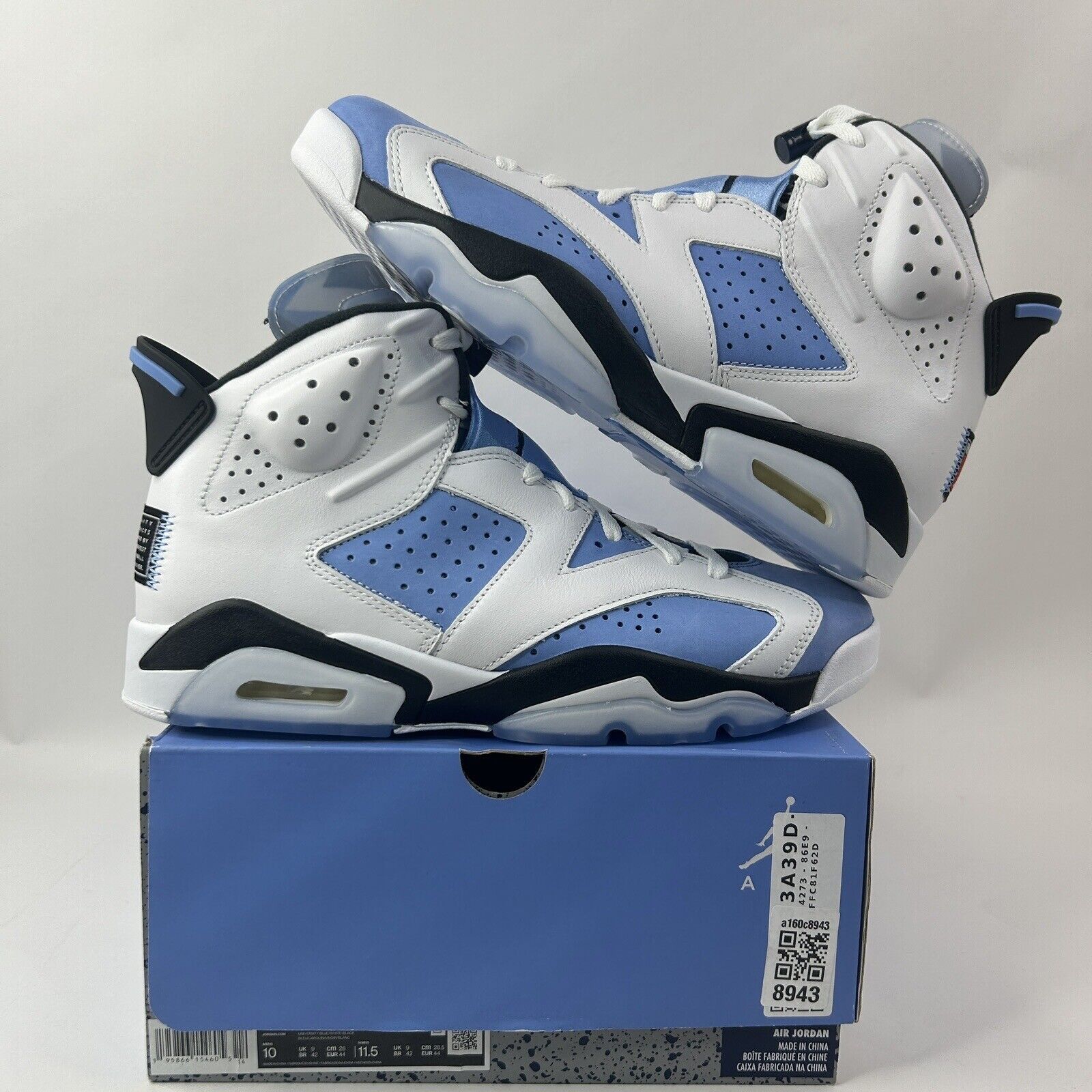 Nike Nike Air Jordan 6 Retro “UNC Home” 2024 Size US 10 / EU 43 - 1 Thumbnail