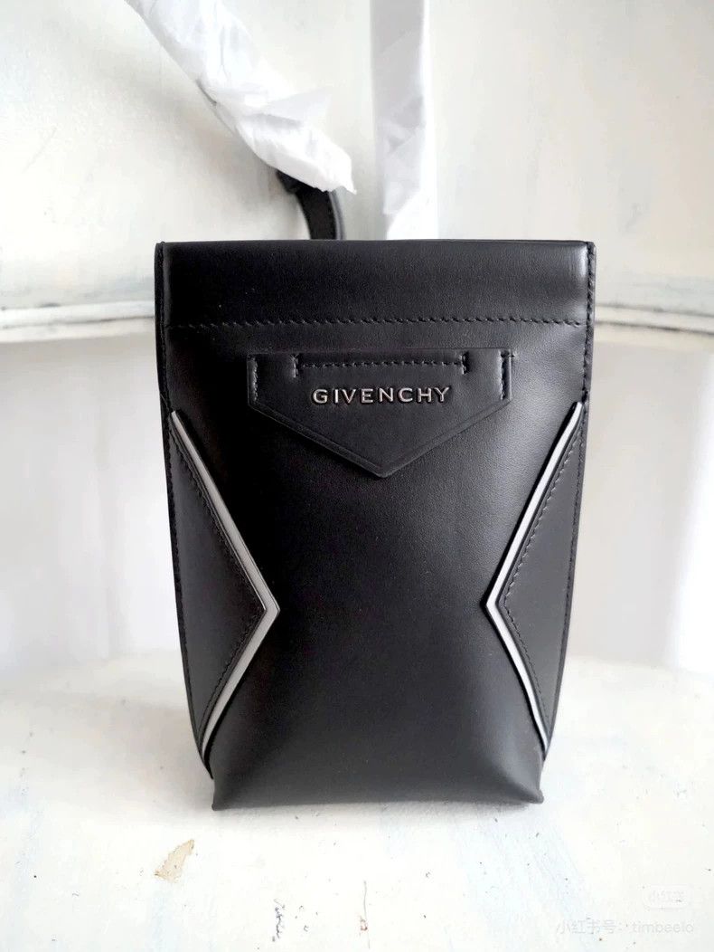 Givenchy Givenchy Bag Phone Pouch Size ONE SIZE - 1 Thumbnail