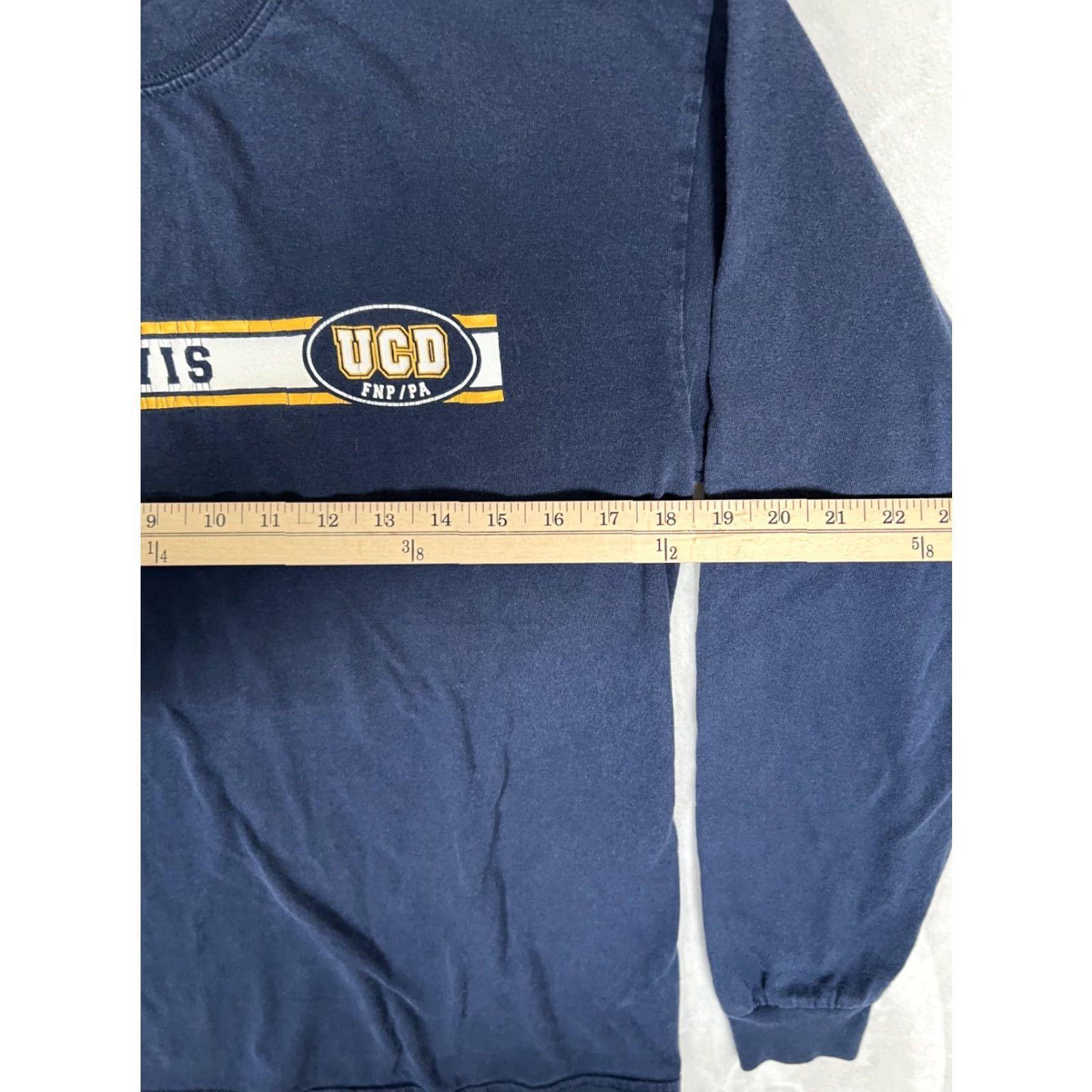 Gildan VINTAGE Gildan UC Davis Long Sleeve Shirt Mens M Blue Logo UC Davis Navy Crewneck 100% Cotton All Seasons Size US M / EU 48-50 / 2 - 5 Thumbnail