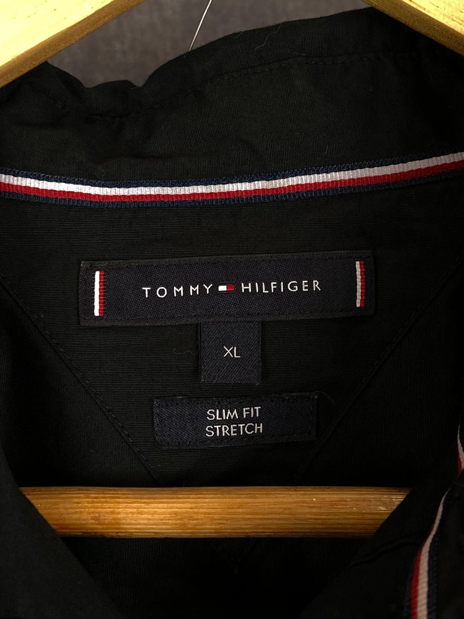 Tommy Hilfiger Tommy Hilfiger Black Shirt XL Classic Vintage Size US XL / EU 56 / 4 - 5 Thumbnail
