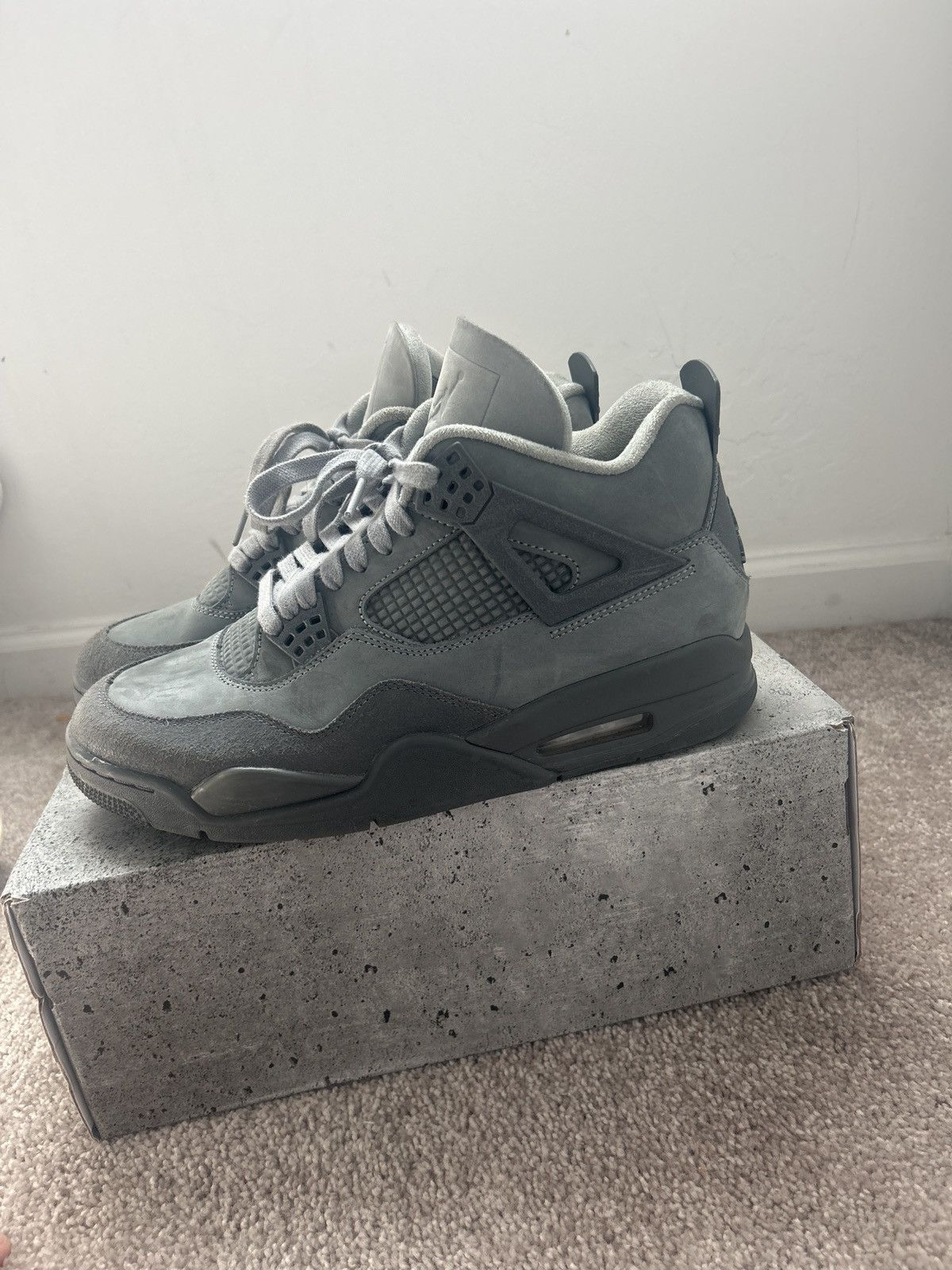 Nike Jordan 4 smoke grey cement Size US 10.5 / EU 43-44 - 2 Thumbnail