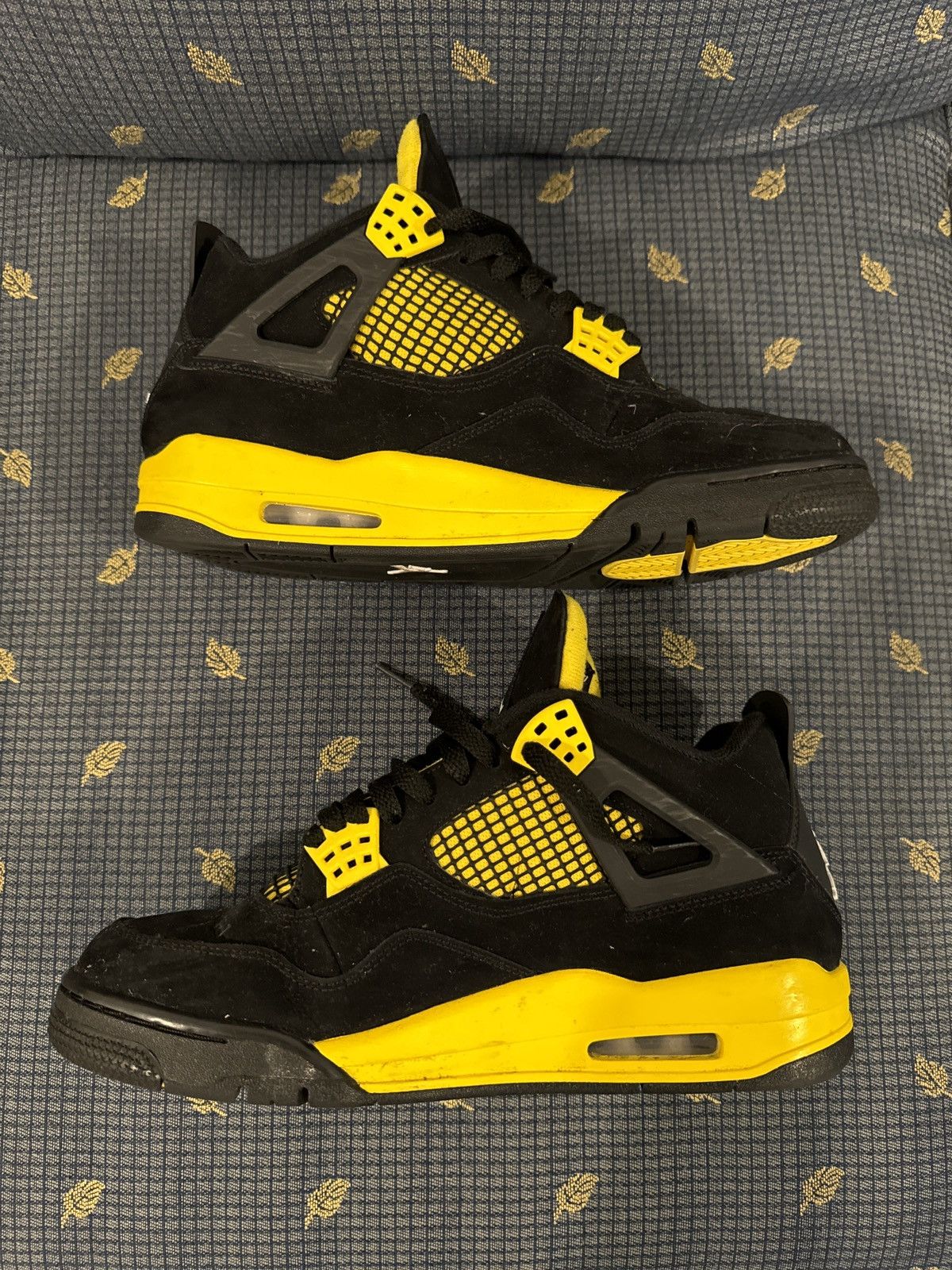 Jordan Brand Jordan 4 Thunder Size US 9.5 / EU 42-43 - 2 Thumbnail