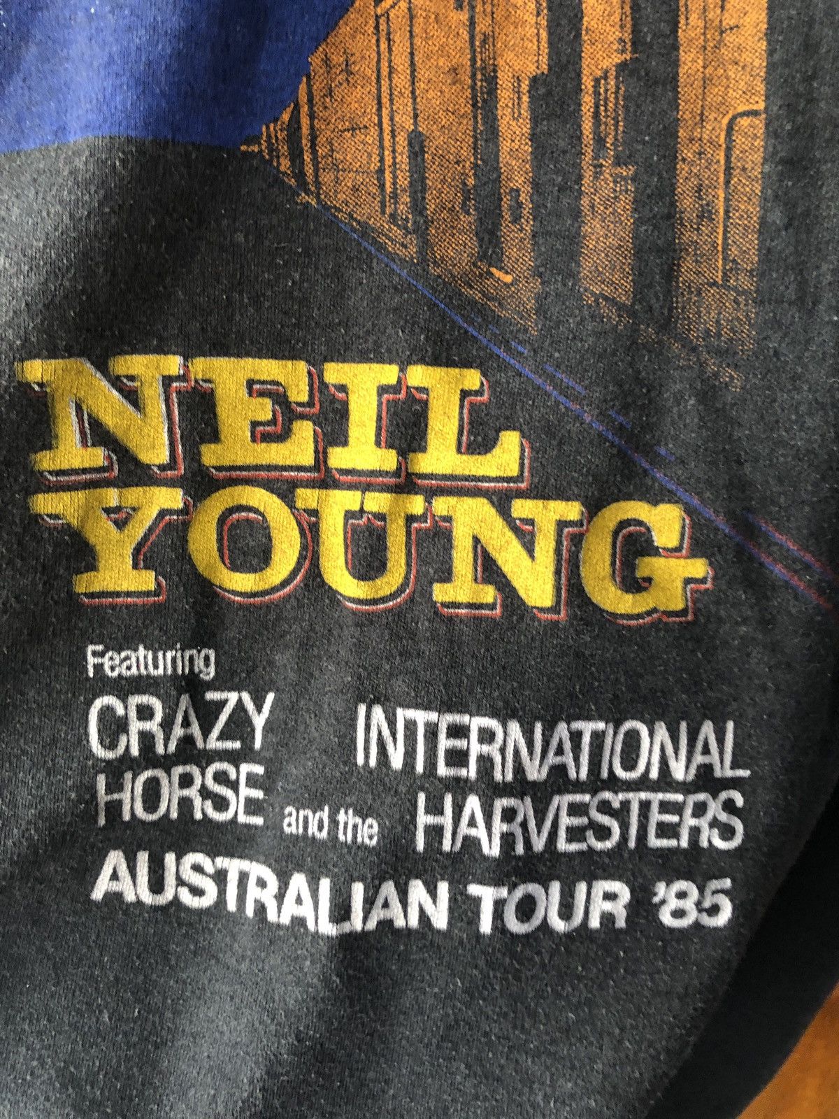Vintage Vintage 85 Neil Young Australia Tour T Shirt Rock Size US M / EU 48-50 / 2 - 9 Thumbnail