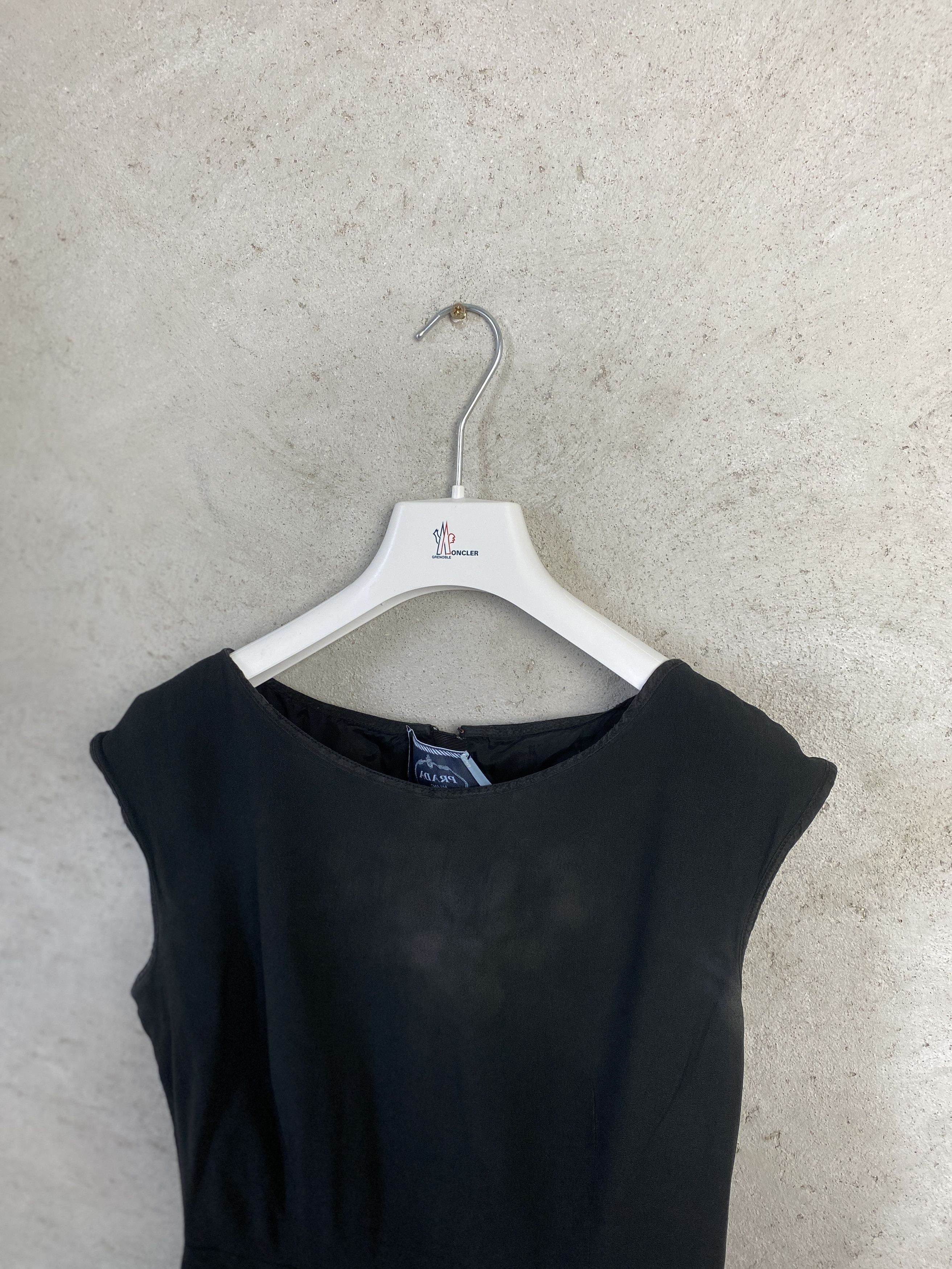 Prada Prada classic mini black dress casual formal Size M / US 6-8 / IT 42-44 - 3 Thumbnail
