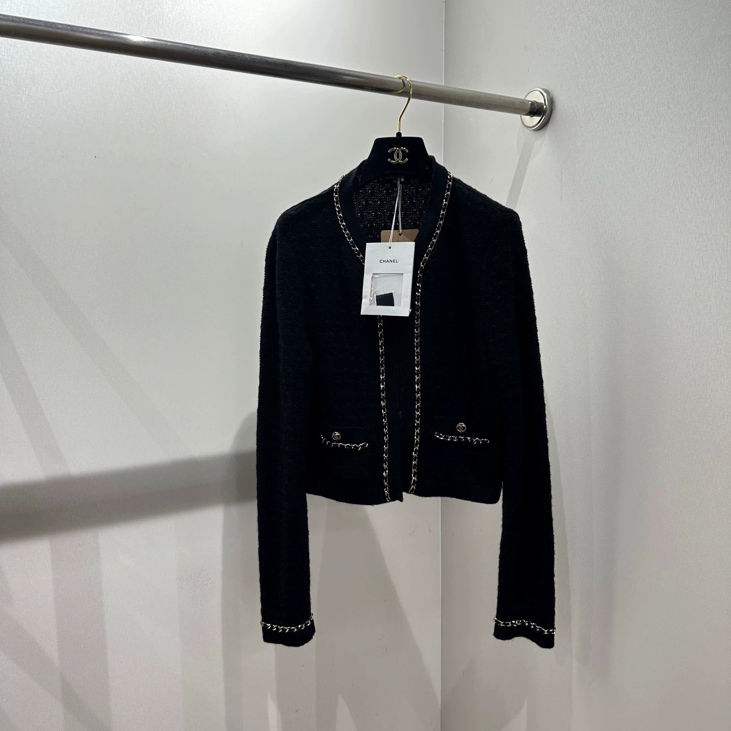 Chanel Chanel apr454 chain Logo cashmere knit cardigan 38 Size S / US 4 / IT 40 - 1 Thumbnail