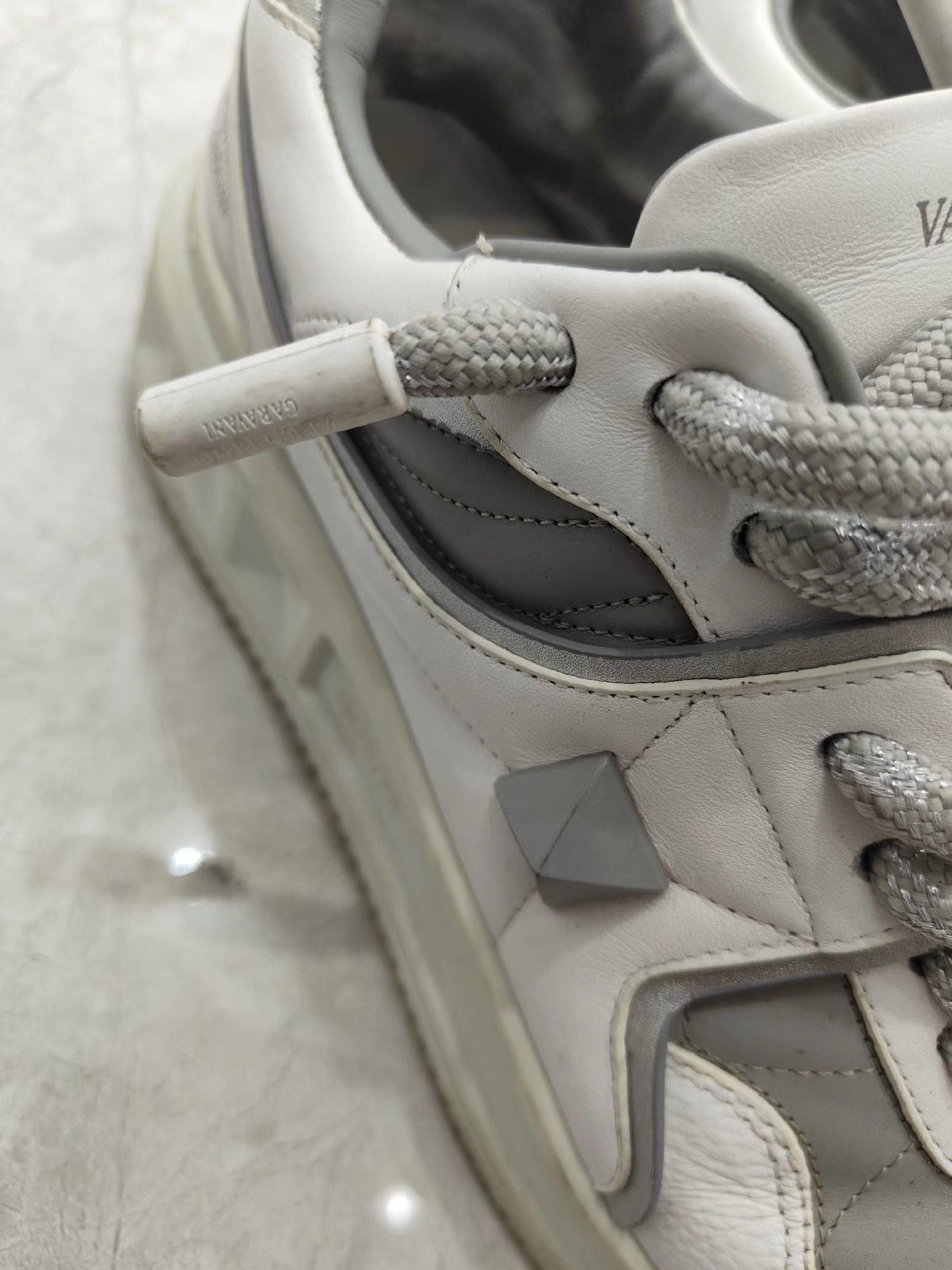 Valentino Valentino Garavani Leather Sneakers K29 Size US 9 / EU 42 - 4 Thumbnail