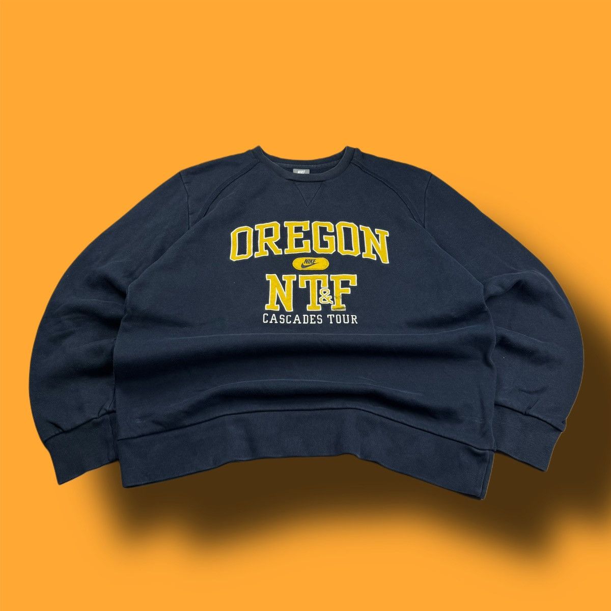 Nike × Vintage NIKE VINTAGE CENTER LOGO OVERSIZE BOXY SWEATSHIRT Size US XL / EU 56 / 4 - 1 Thumbnail